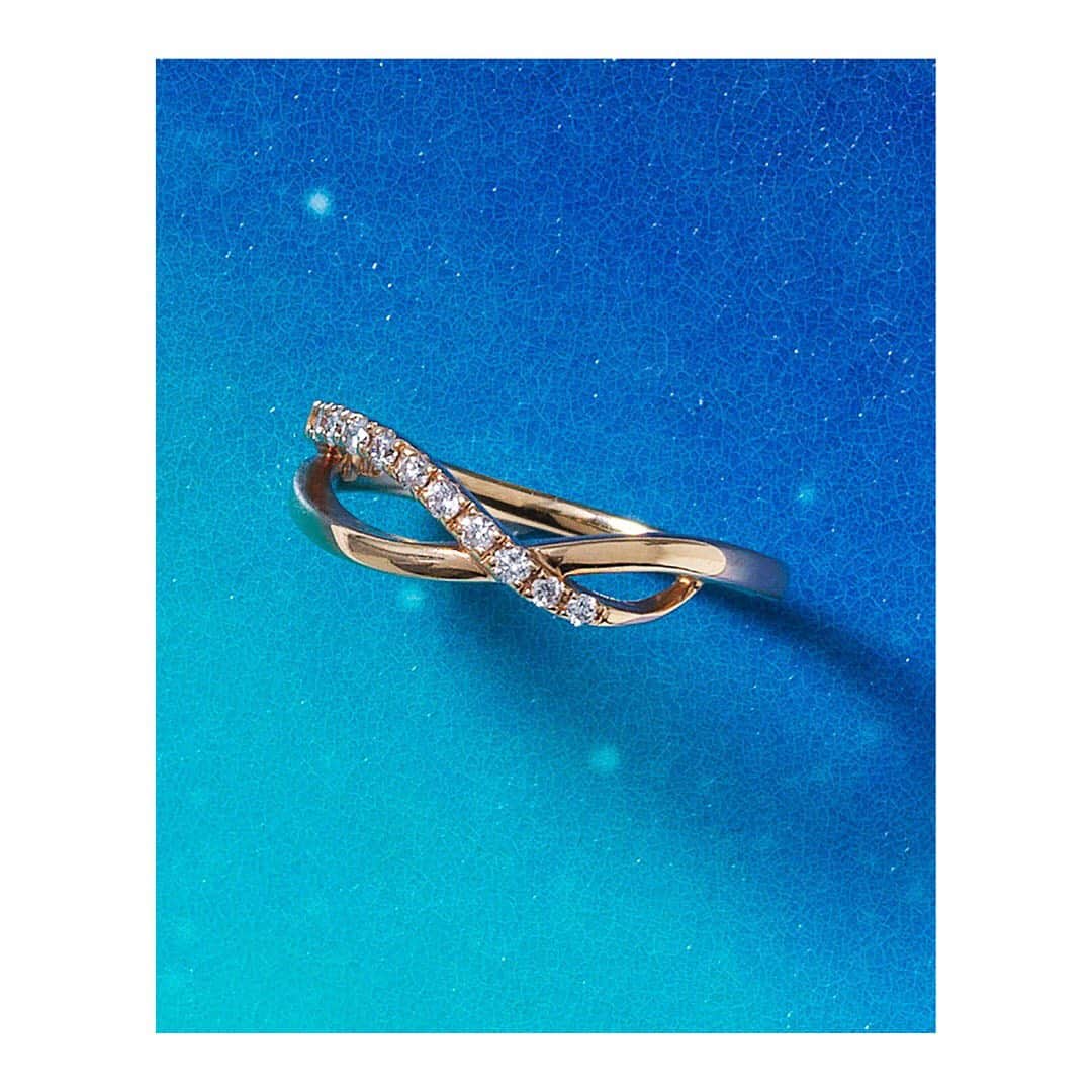 ヴァンドーム青山さんのインスタグラム写真 - (ヴァンドーム青山Instagram)「. 【 Diamond ring 】 緩やかに流れるピンクゴールドとダイヤモンドのラインがフェミニンなリング。なめらかな着け心地でデイリー使いのジュエリーにおすすめです。 ＊ #リング #ring #ピンクゴールド  #pinkgoldring #pinkgold #christmasgift #present #jewelry #accessory  #ご褒美ジュエリー  #クリスマスプレゼント  #vendomeaoyama  #ヴァンドーム青山」11月18日 18時08分 - vendomeaoyama_official