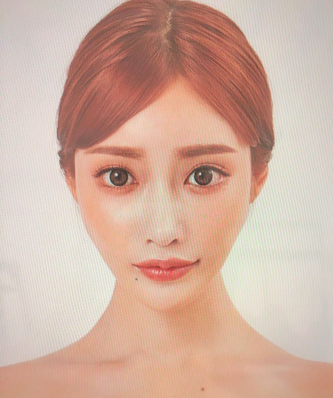 明日花キララさんのインスタグラム写真 - (明日花キララInstagram)「クリニック @tokyo_ace_clinic で  フォトフェイシャルしてきました👼🏻👼🏻🏥 . 毛穴やシミが消えてビックリ❤︎ さらに肌のハリが出て顔全体のトーンが上がって透明感が出た気がする👸🏻 . ニキビにも効果的みたいだし 定期的に続けて艶肌目指すの♡ . 更にキララリップという新メニューがとても良さげで気になっている...🤭💭 レーザーでコラーゲン生成して ぷるんぷるんのピンクにするんだって👄💄 やってみたい..💭 . 普段わたしが使っているラシャスは新色のこの２色です。 秋冬にピッタリだし重ね付けしてもおしゃれ💄💄❤︎ こちらもクリニックで購入できるよ」11月18日 18時01分 - asukakiraran