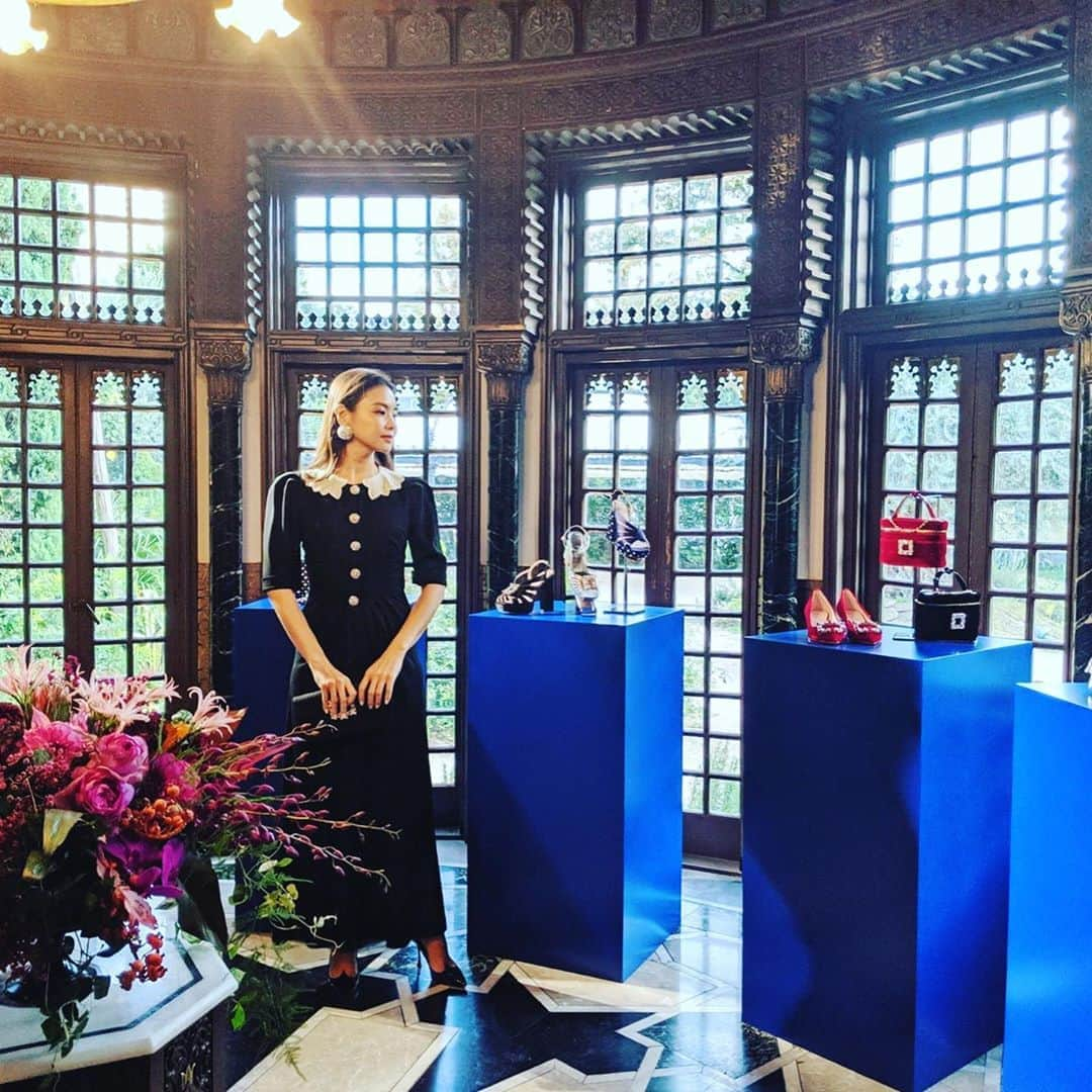 滝沢眞規子さんのインスタグラム写真 - (滝沢眞規子Instagram)「@rogervivier  11月20日より伊勢丹新宿本館2階でポップアップが開催されます。 すごく可愛いので是非❤️ @rogervivier @gherardofelloni #hotelvivier」11月18日 18時26分 - makikotakizawa