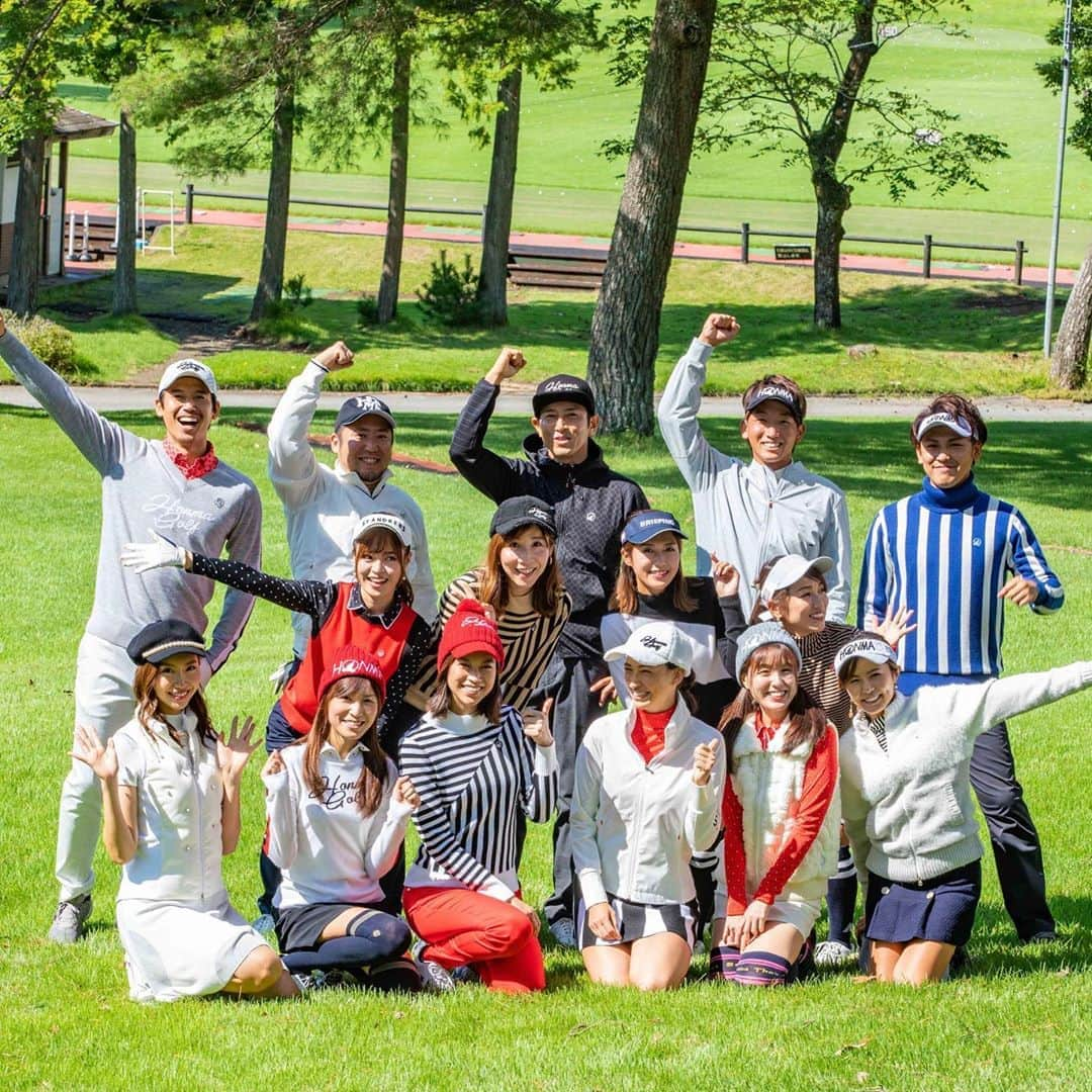 高沢奈苗さんのインスタグラム写真 - (高沢奈苗Instagram)「. HONMAGOLFのアパレル🏌️‍♀️ . 9月の試打ラウンド会の時に一足早く着用させて頂きました✨ . ニット帽スタイルだったので、かなりの時差投稿になってしまいましたが😛 . これからの季節にぴったりなゴルフコーデ😊💛💛 . 冬はやっぱりニット帽かわいいよね😍👍 . . . #honmagolf #honmaapparel #golffashion #ゴルフ #ホンマゴルフ #ホンマゴルフアパレル #ゴルフファッション #冬ゴルフファッション」11月18日 18時36分 - nanaetakasawa