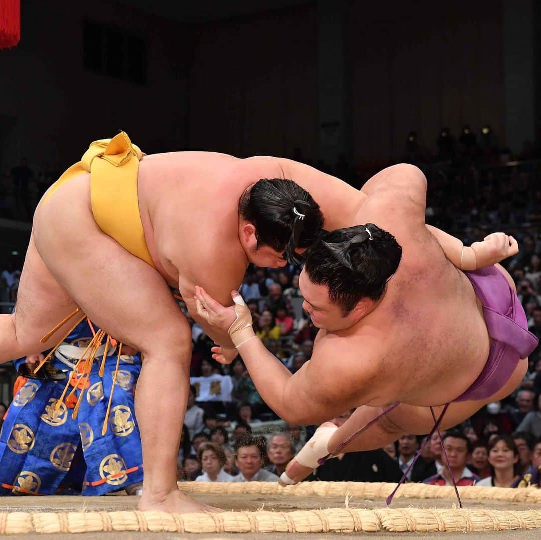 日本相撲協会さんのインスタグラム写真 - (日本相撲協会Instagram)「熱戦が続く九州場所  @sumokyokai #11月場所 #大相撲 #sumo  #相撲  #fukuoka #福岡 #博多 #力士 #sumowrestlers #japanculture」11月18日 18時46分 - sumokyokai