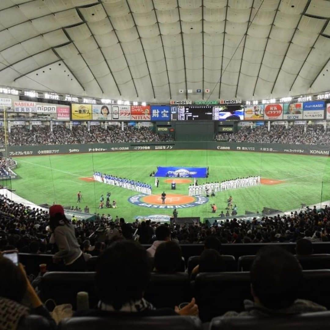 ウブロさんのインスタグラム写真 - (ウブロInstagram)「様々な感動が生まれた「WBSC Premier12」。 昨日の決勝戦で、日本が韓国を破り5-3で優勝を果たしました！ MVPの鈴木誠也選手 @seiya.suzuki.1 には「アエロ・フュージョン　ヴィクトリー」が贈呈されました。 ウブロと共にこの素晴らしい瞬間を過ごしたすべての方に感謝します！  Hublot Loves Baseball. ウブロは野球を応援します！ @wbsc  #Hublot #HublotLovesbaseball #WBSC #Premier12 #ウブロ #アエロフュージョン #野球 #プレミア12」11月18日 19時01分 - hublot_japan