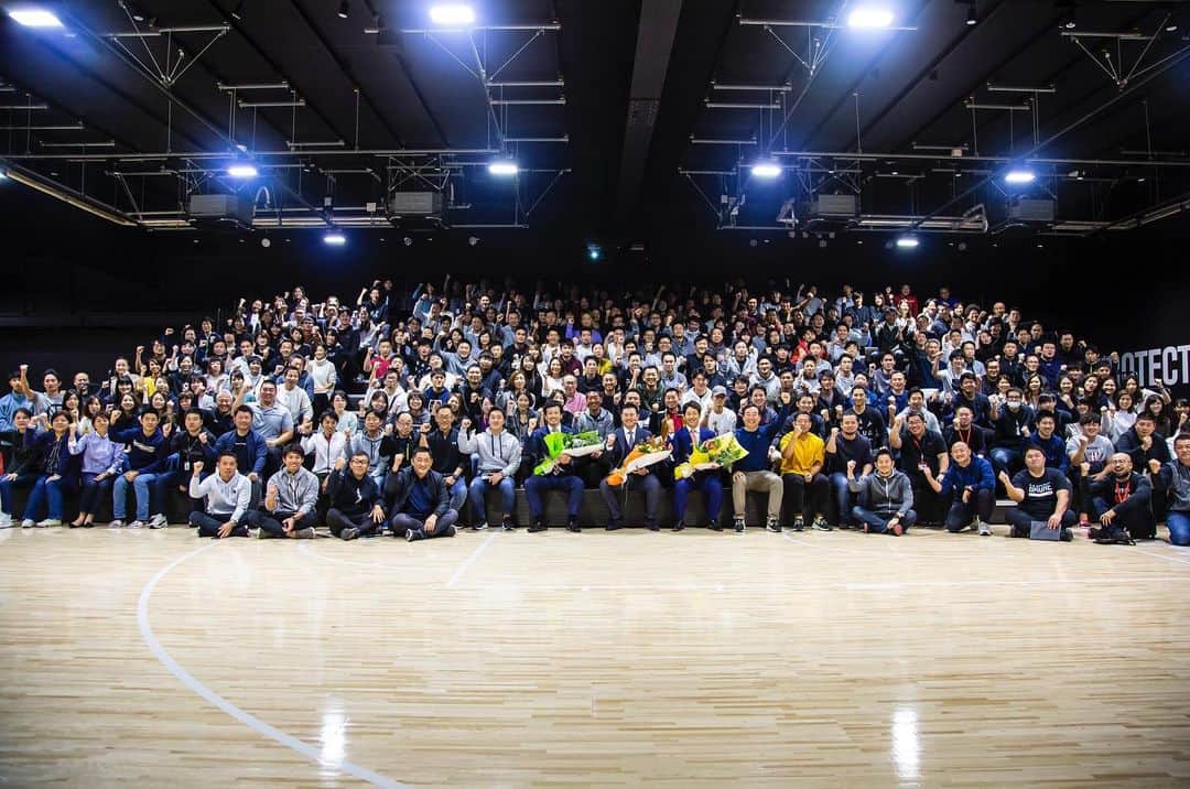 安田秀一さんのインスタグラム写真 - (安田秀一Instagram)「世界一、おめでとうございます！  選手の皆様から勇気をもらって、今週も気合い入れて頑張るぞー！  恵まれた環境に感謝いたします。  #プレミア12 #TeamUA #アンダーアーマー」11月18日 19時17分 - yasudashuichi_dome
