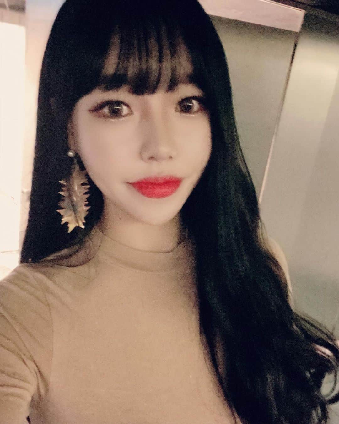 hyeriのインスタグラム：「가끔 힐링이필요해..👍 #매스#클럽#goodbye#mass#재미댄스#미쳐따리#첫차귀가🙈#혜리」