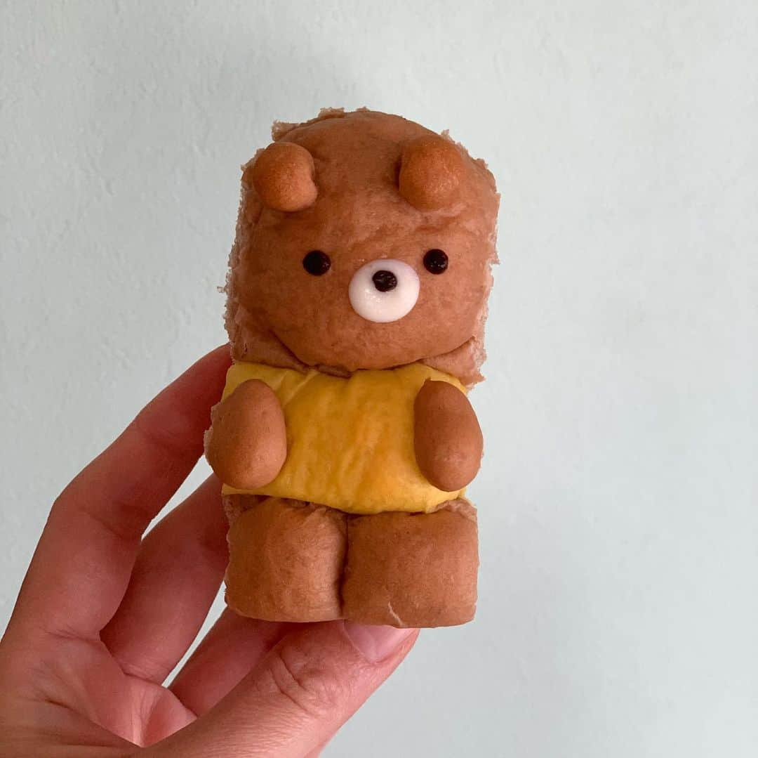 Ranさんのインスタグラム写真 - (RanInstagram)「. . #konelのくまパン . . ちぎられた姿もまたかわいい♡ . . . #bread #bear #kawaii #japan #tokyo #kawaiifood #kidsfood #breakfast #lunch #chocolate #cake #sweets #パン #ちぎりパン #くまパン #くまちゃんイラストパン #くま好き #チョコパン #動物パン #手作りパン #無添加パン #お弁当 #手作りおやつ #手作りお菓子 #パン教室 #konel #親バカ #くまちゃん大好き」11月18日 19時25分 - konel_bread