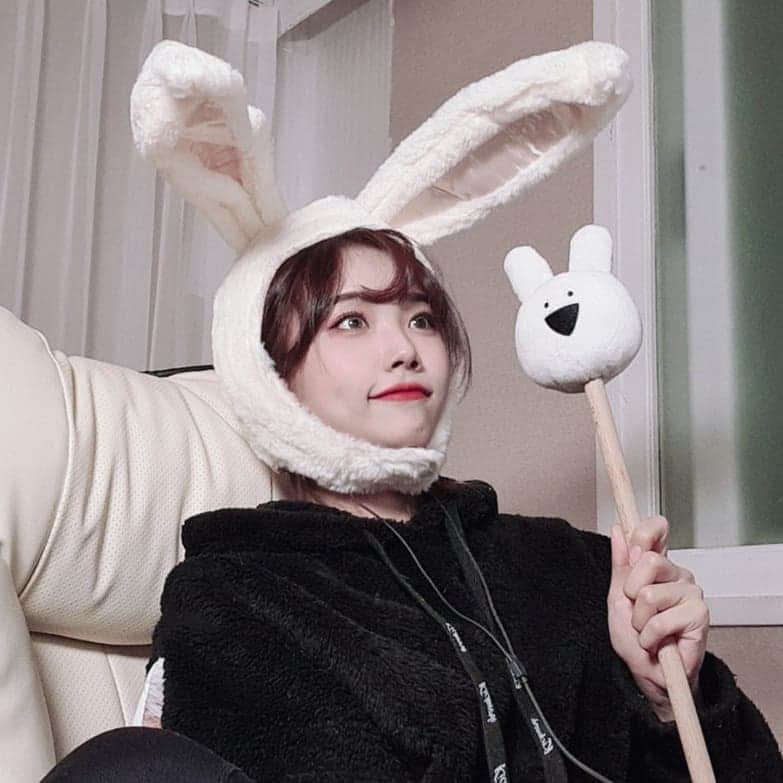 パク・ヘソンさんのインスタグラム写真 - (パク・ヘソンInstagram)「토끼모자 선물받았자누? 🐇🐇🐇 고마옹♥️」11月18日 19時53分 - hyesunee