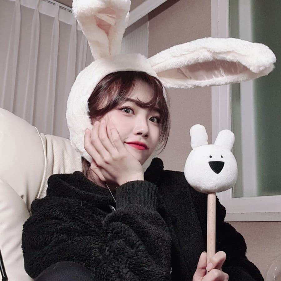 パク・ヘソンさんのインスタグラム写真 - (パク・ヘソンInstagram)「토끼모자 선물받았자누? 🐇🐇🐇 고마옹♥️」11月18日 19時53分 - hyesunee