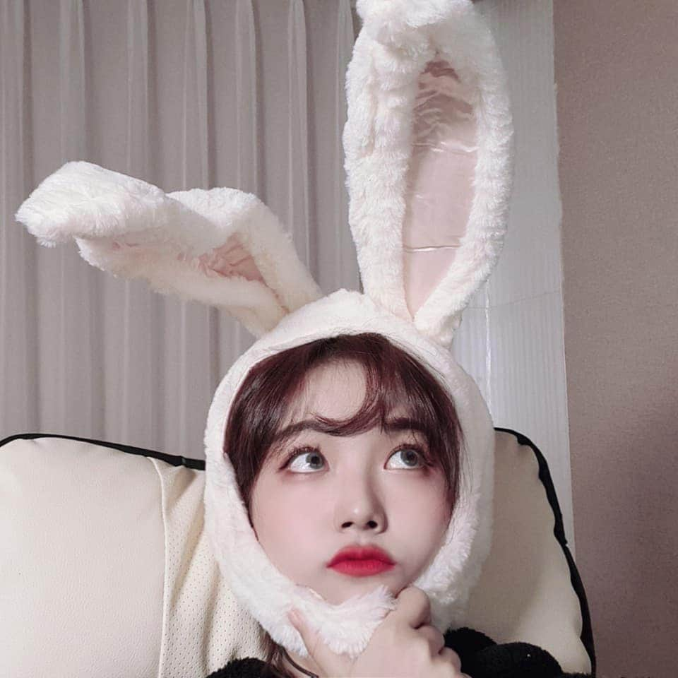 パク・ヘソンさんのインスタグラム写真 - (パク・ヘソンInstagram)「토끼모자 선물받았자누? 🐇🐇🐇 고마옹♥️」11月18日 19時53分 - hyesunee