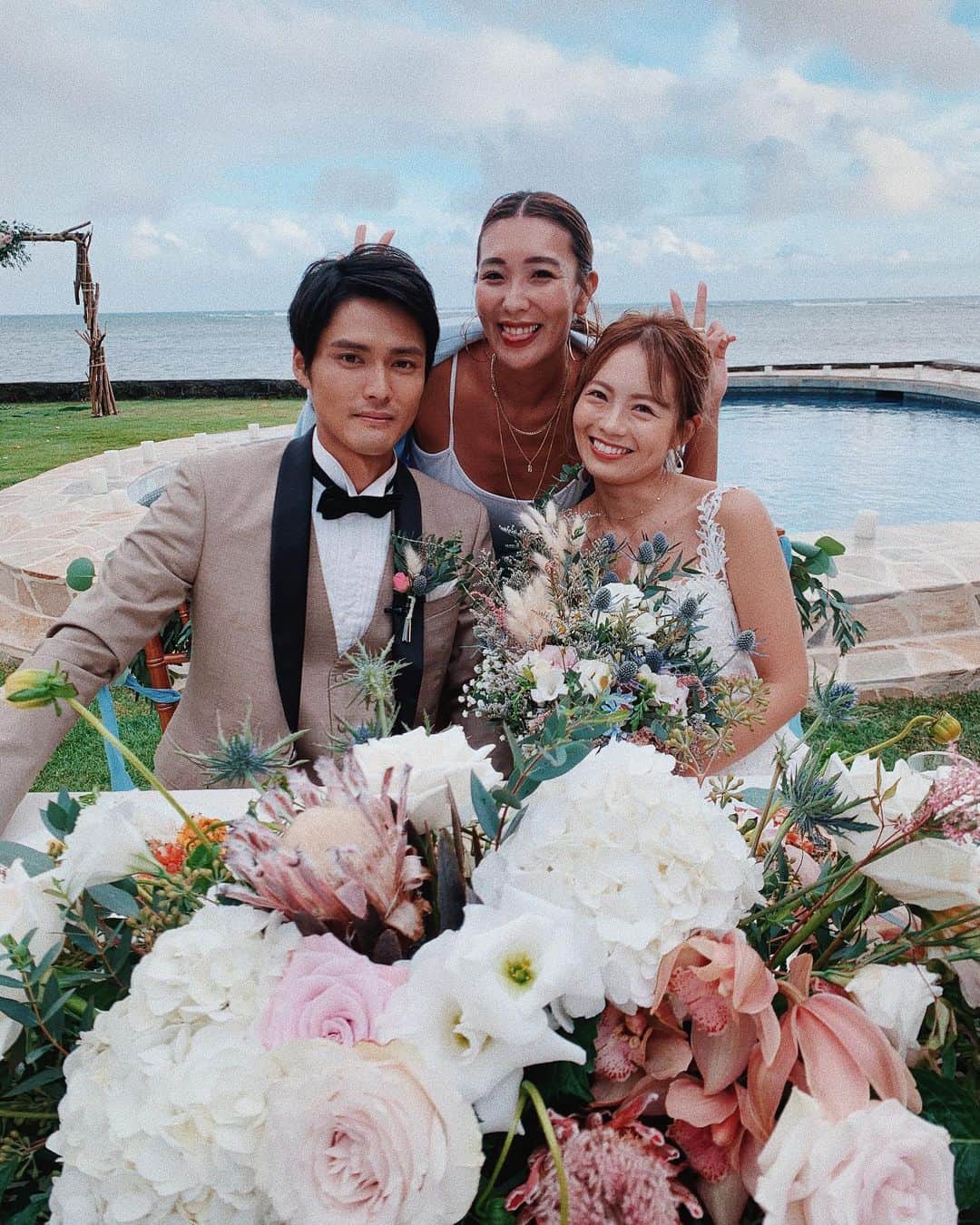 小竹麻美のインスタグラム：「あや、おめでとう💖　だいすきだよ💖 はやと、よろしくね😤😤😤 #happywedding#hawaiiwedding」