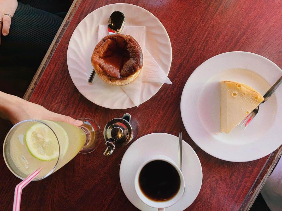 のインスタグラム：「﻿ ﻿ 喫茶店欲がでて🍝☕️﻿ ﻿ 関門海峡渡ってすぐの﻿ コーヒーハウスブリッヂへ﻿ ﻿ ﻿ スパゲティもデザートのケーキも美味しかった🥺﻿ ﻿ チーズケーキもヨーグルトケーキも美味しい🤤﻿ ﻿ ﻿ コーヒーゼリーもきになったし、、、﻿ モーニングにもいきたい、、、﻿ #下関喫茶店」
