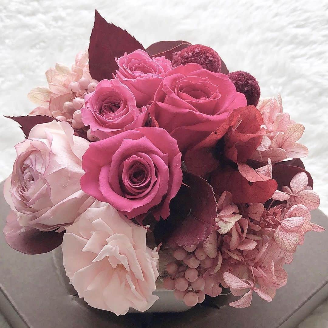 曲渕伊代のインスタグラム：「🌹」