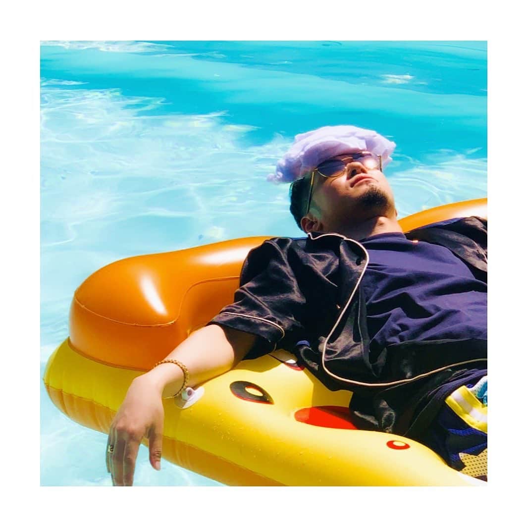 thequiettのインスタグラム：「😎🍕🌊 #Forever84」