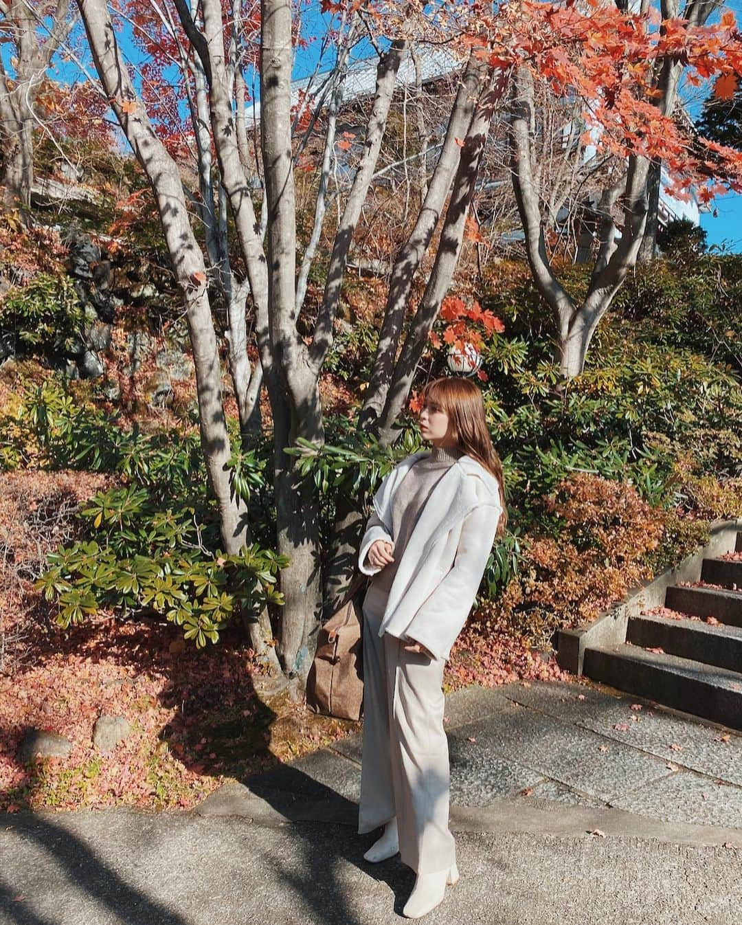 古川貴絵さんのインスタグラム写真 - (古川貴絵Instagram)「紅葉綺麗だった〜❤︎ 今日服は全身ミラオーウェンだよ🥺 #ootd #milaowen #ungaro」11月18日 20時40分 - _kiegram