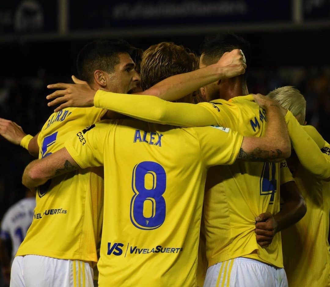 アレハンドロ・フェルナンデス・イグレシアスのインスタグラム：「+1 Seguimos sumando. Gran trabajo del equipo en un partido difícil 💛💙」