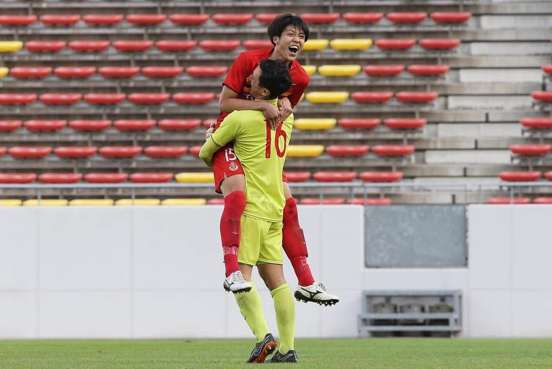 名古屋グランパスさんのインスタグラム写真 - (名古屋グランパスInstagram)「2019.11.17 名古屋グランパスU-18「２０１９Ｊユースカップ 第27回Ｊリーグユース選手権大会」⚽️ - #Ｊユースカップ #若鯱 #ngeu18 #2冠 #名古屋グランパス #grampus」11月18日 21時02分 - nagoyagrampus