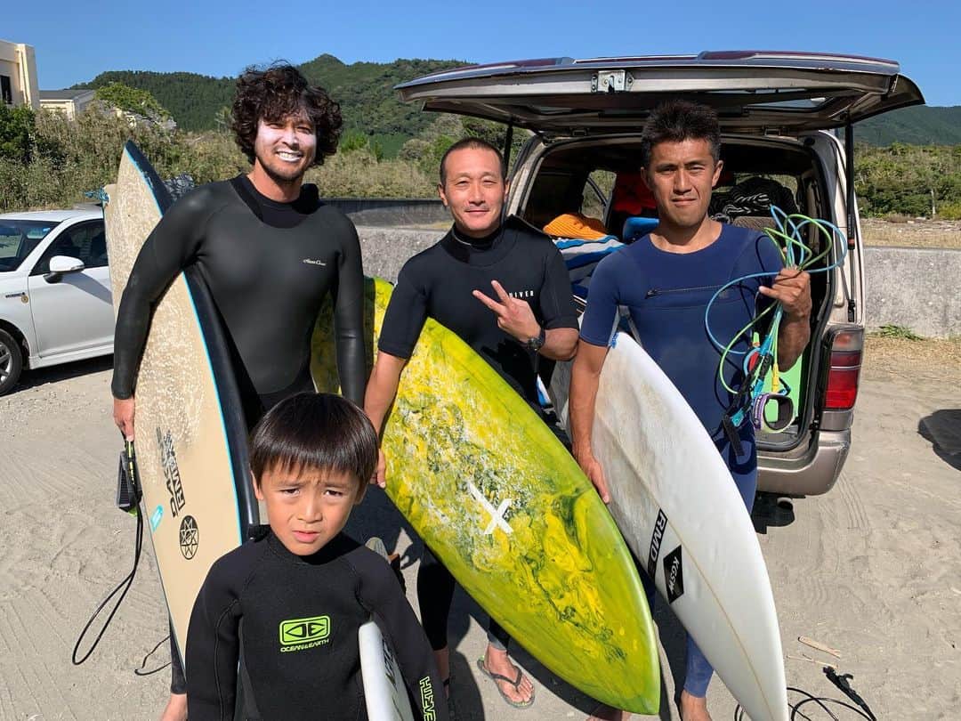 三浦理志さんのインスタグラム写真 - (三浦理志Instagram)「宮崎は波がいいね〜！ #surf #surftrip #surfing #miyakiyaki #nichinan #宮崎 #日南」11月18日 21時08分 - mar4m