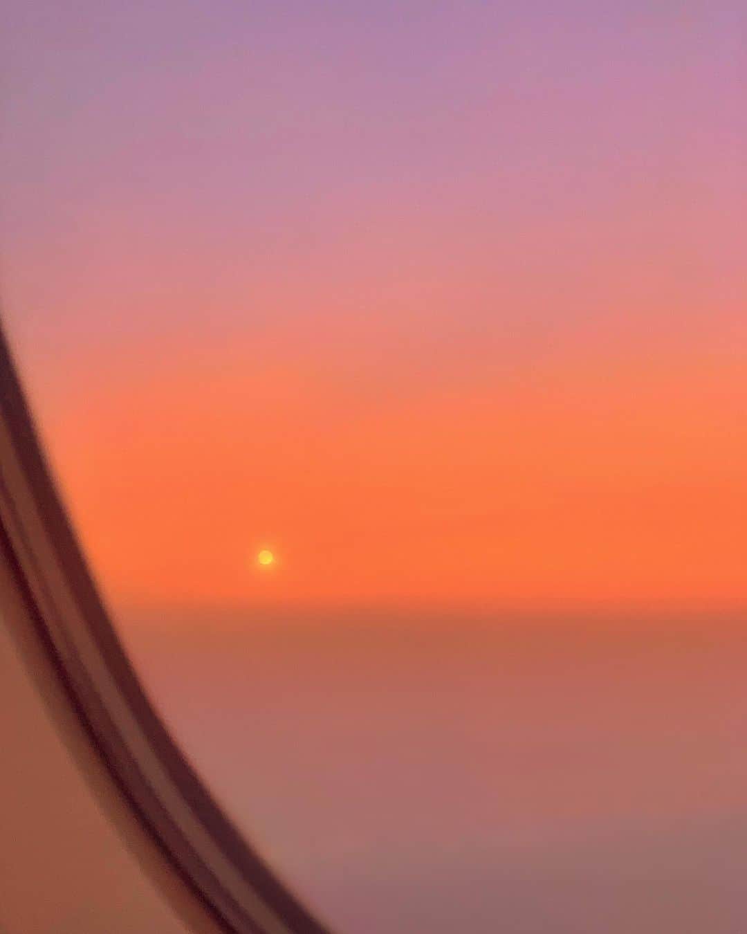 ギャランス・ドレのインスタグラム：「On the way to London, a softer moment to breathe, dream, get lost above the clouds.」