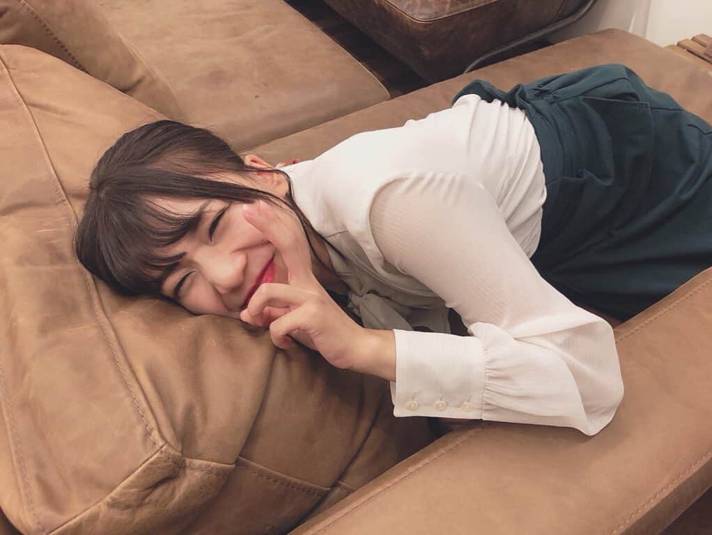 橘ひなたのインスタグラム：「💭😳 * * 昨日のオフ会楽しかた！ 来てくれた方ありあと丸っ！！ 参加出来なかった〜って方も、次の機会でみんなに会えるのを楽しみにしてるから、その時は会いに来てねっっ☺️❤ * * 2時間ずーっとみんなの近くに！ おなかいっぱいになるくらいお話して、ゲームしてふざけて笑い合って、チェキのポーズと落書きは相変わらず慣れません。、。🤭💧 * * * また会えるの楽しみにしてます！ これからも応援よろしくお願いしますっ😋✨ * * * 新しくなったTikTokのふぉろーお願いします！毎日投稿頑張るの！☺️💫 あと、Twitterもチェックしてねー！！ 『クスノキヒナタ』で検索すると出てくるよ🧐💭 * * #オフ会 #TPSオフ会 #Twitter #TikTok #フォロー #いいね #❤」