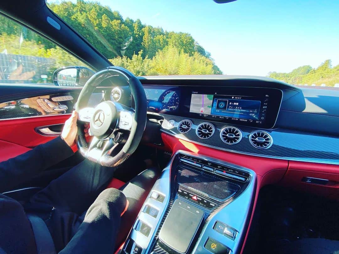 木村真野さんのインスタグラム写真 - (木村真野Instagram)「#mercedesbenz #amggt63 #car #hellomercedes #🚗 @mercedesbenzjapan  @mercedesbenz  @mercedesamg」11月18日 21時35分 - mayakimura5