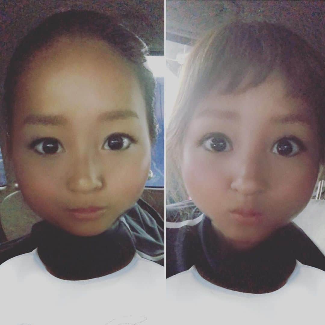 木村真野のインスタグラム：「😂🤣😂🤣#mayasaya #twins #双子 #まやさや」