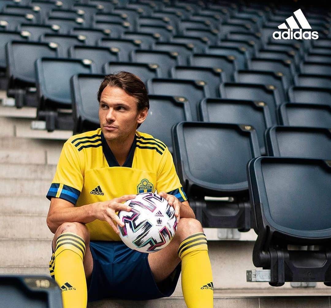 アルビン・エクダルのインスタグラム：「Let's go ⚽🇸🇪 Proud to present the new @swemnt home kit from @adidasfootball #earnthejersey」