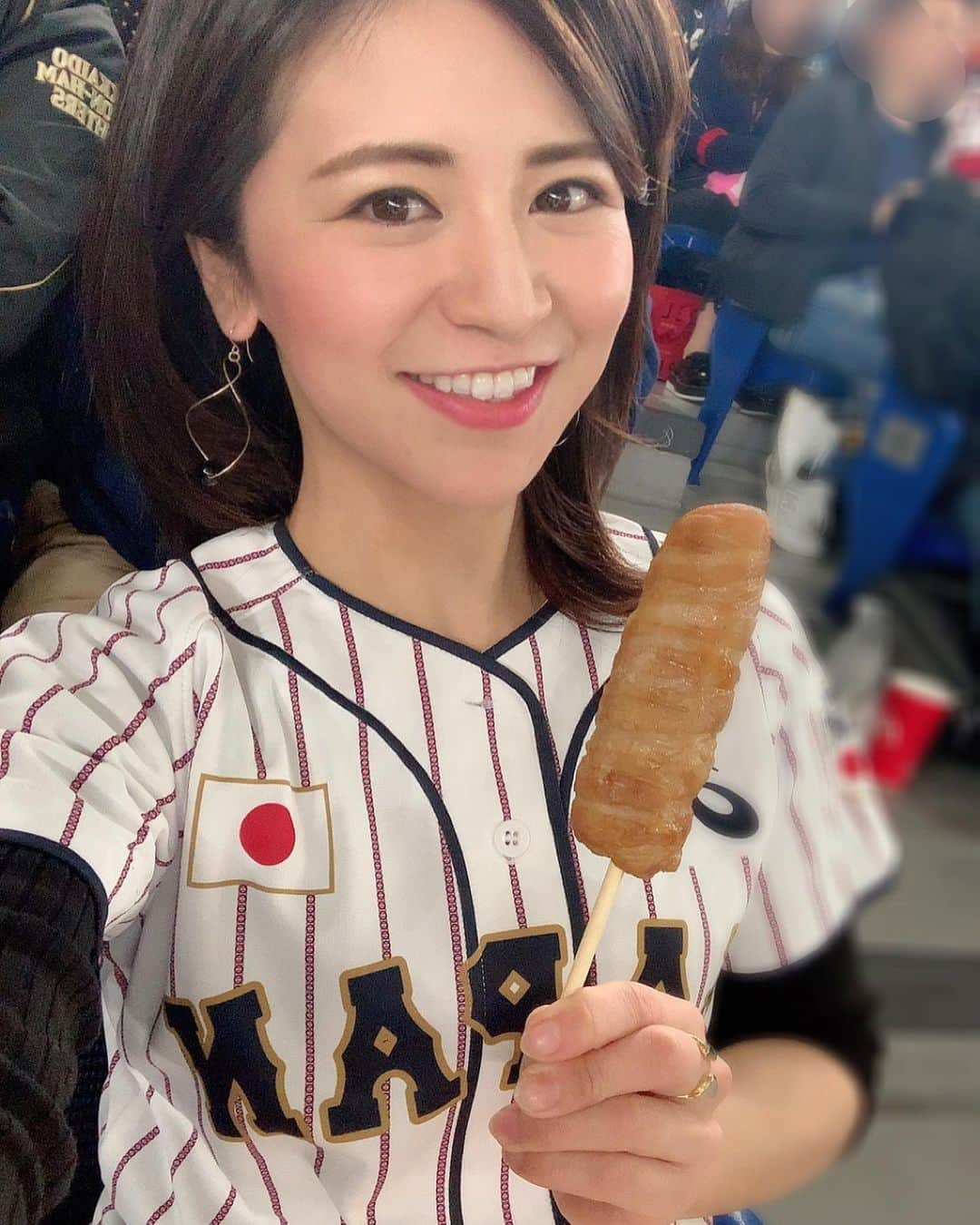 吉村優さんのインスタグラム写真 - (吉村優Instagram)「premier12⚾️ * 東京オリンピックの前哨戦 第2回WBSCプレミア12の決勝戦は 日本🇯🇵vs韓国🇰🇷 * １回に韓国が いきなり２本のホームランで大ピンチでしたが ２回裏に山田選手の３ランホームランで逆転っ👏✨✨ * 侍JAPANは５対３で逆転勝ち！！ 第２回大会で初優勝〜🏆 おめでとうございます😍🍾✨ * やっぱり現地観戦は楽しいですね😍 空気感と球場の雰囲気が とっても好きです〜😘😘 * #プレミア12 #premier12 #侍japan #japan #baseball #野球 #野球観戦 #優勝 #wbsc #homerun #sports #スポーツ観戦」11月18日 22時04分 - yuyoshimura87