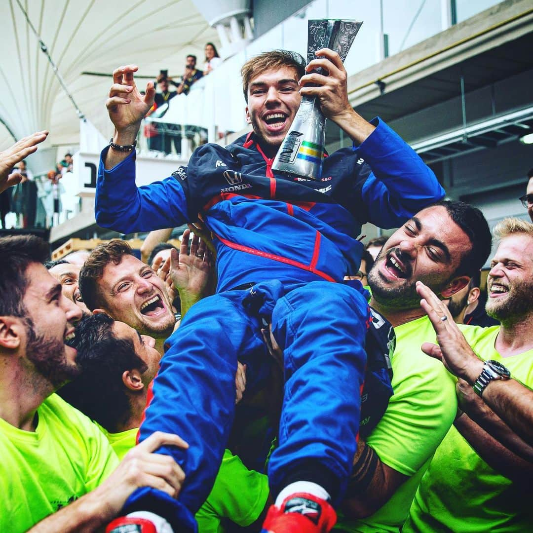 F1さんのインスタグラム写真 - (F1Instagram)「New profile pic for these guys? 📸😍 .  #F1 #Formula1 #BrazilGP #Brazil #Brasil #SaoPaulo #Gasly #PierreGasly #ToroRosso @pierregasly @tororosso」11月18日 22時00分 - f1