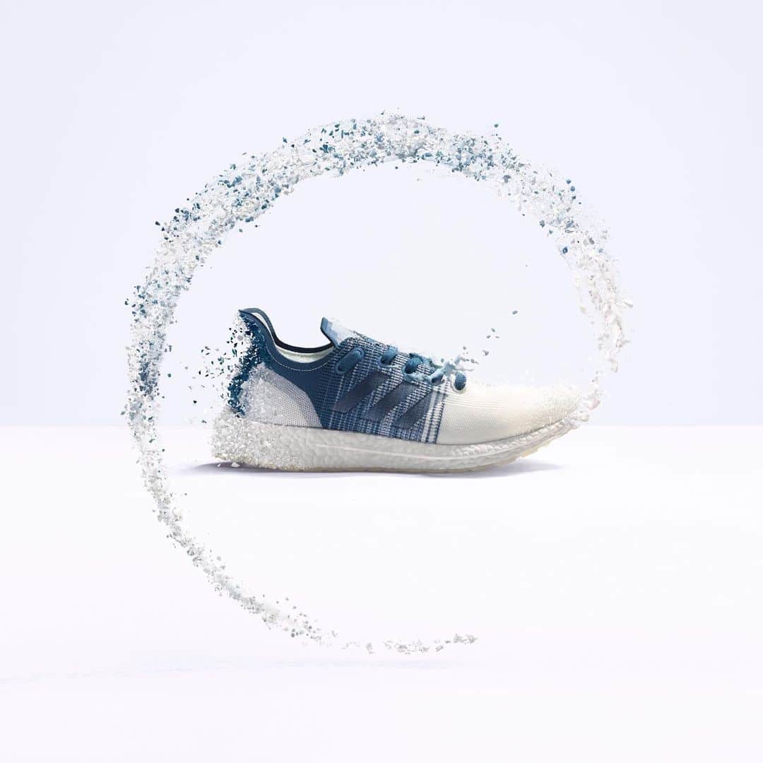 adidasさんのインスタグラム写真 - (adidasInstagram)「This is just the beginning. [FUTURECRAFT.LOOP] Gen 2 is proof of progress for our first ever 100% recyclable, high-performance running shoe. Bringing us one step closer to a circular future and a world without plastic waste.⁣ ⁣ [FUTURECRAFT.LOOP] Made to be remade. ⁣ ⁣ #FUTURECRAFT LOOP」11月18日 22時01分 - adidas