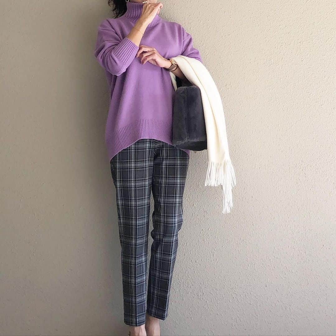 saaaay_kさんのインスタグラム写真 - (saaaay_kInstagram)「2019.11.18 coordinate… PLSTのチェックパンツの着回しです♡ ・ ・ 今回はパープルのカラーニットに合わせて🍇 こちらもPLSTのアイテムですよ♪ @plst_official  #プラステはいてみた#plst#pr ・ ・ #166cm#プラステ#ウォームリザーブ#ootd#outfit#mylook#fashion#ママコーデ #ママファッション#プチプラコーデ#今日のコーデ#きょコ#シンプルコーデ#カジュアルコーデ#オシャレさんと繋がりたい#着回しコーデ」11月18日 22時22分 - saaaay_k