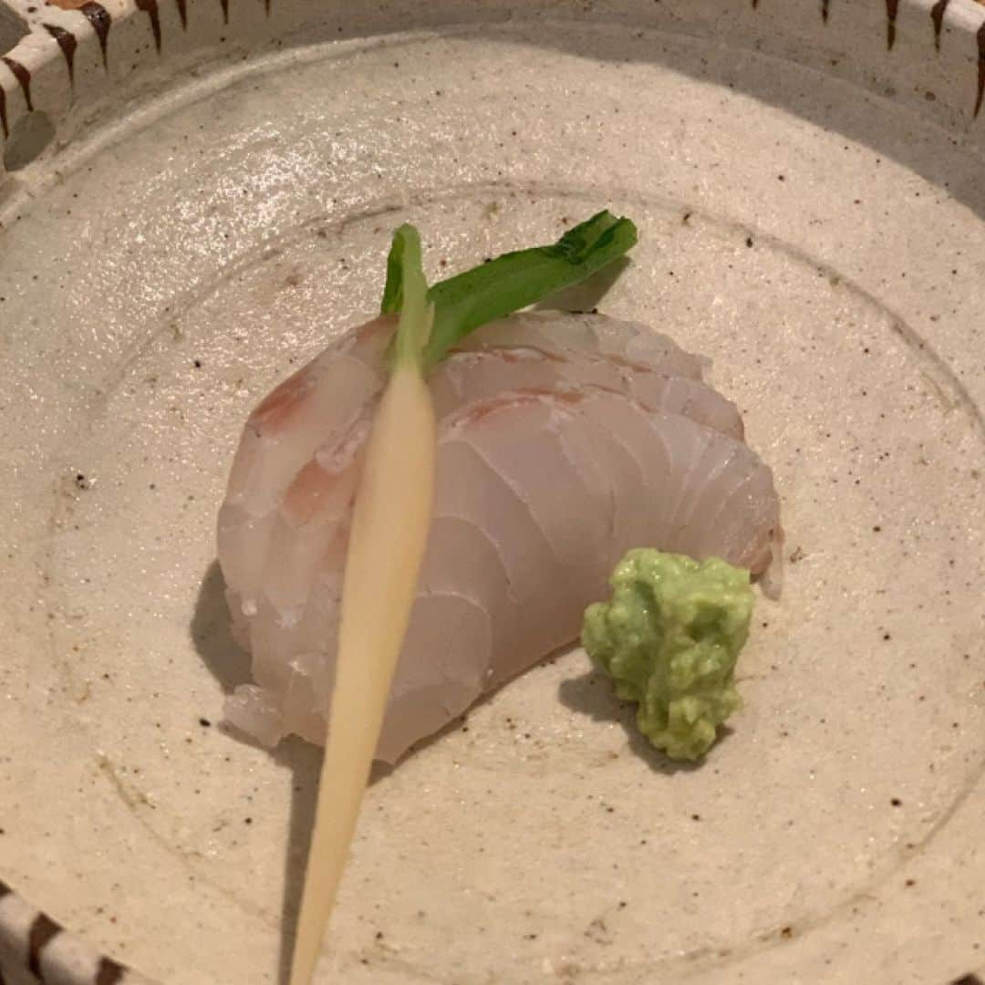 Sayaka.Mさんのインスタグラム写真 - (Sayaka.MInstagram)「. #takumaruyama #japanesefood . . #円山taku にてランチの日 いつ伺っても美味しい😍❤️ . @hayato.wada0512 に#奥尻島 の#奥尻サイダー いただいたら子供達が大喜び❣️ . 色も可愛い 定期的に行きたいお店 いつもありがとうございます .  #TAKU円山 011-615-2929 #北海道 #札幌市中央区 北1条西27丁目1-7  https://tabelog.com/hokkaido/A0101/A010105/1026263/ . =============== 私の食べ歩きの記録は Gourmet food information 제 외식기록 ↓↓↓ #sayaka動画 =============== . #札幌グルメ #札幌 #札幌ランチ #札幌懐石料理 #札幌懐石 #札幌食べ歩き #札幌ママ #北海道ママ #札幌人 #札幌市 #さっぽろ #japanese_food #sapporo #hokkaido #hokkaidolikers #sapporolunch #お寿司 #寿司好きな人と繋がりたい #寿司好き #寿司スタグラム #寿司大好き」11月18日 22時20分 - insta.sayaka