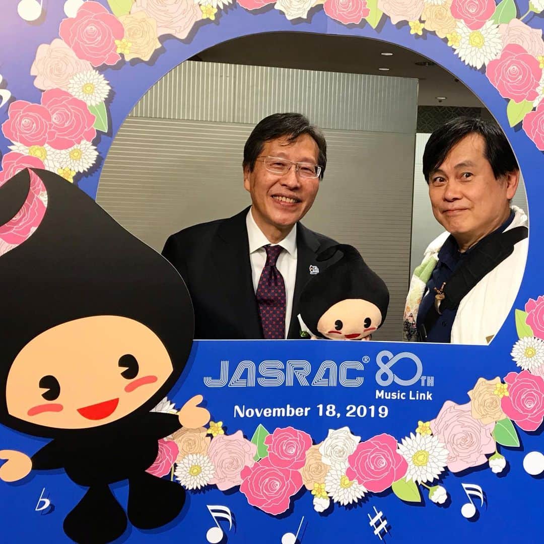 巻上公一さんのインスタグラム写真 - (巻上公一Instagram)「浅石理事長と フォトフレームに 収まる。」11月18日 22時39分 - koichimakigami