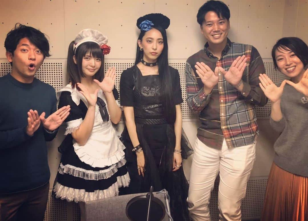 工藤淳之介さんのインスタグラム写真 - (工藤淳之介Instagram)「BAND-MAIDさんに会えたっぽ！ ビジュアルと楽曲のギャップがたまらないっぽ！ 一気に大好きになったっぽ！ ニューアルバム、カッコ良すぎっぽ！ 喋り方、真似したくなるっぽ！ 世界征服、イケメン四銃士も なんとか続きたいっぽいっぽ！  そして皆で鳩ポーズしても 決してノッてこない SAIKIさんもほんと好き☺️ #bandmaid #ロックバンド #女性ロックバンド #5人組  #メイド服 #見た目とのギャップ #ハードロック  #ツインボーカル #小鳩ミク  さん #SAIKI  さん  #お帰りなさいませ #ご主人様 #お嬢様 #お給仕 #世界征服 #ハト  #シンガーソングライター #笹川美和　さんも #首ったけ　 #ジューシー　は #頑なに否定　　笑  #bsn #アナウンサー #3時のカルテット #イケメン四銃士　も #目指せ世界 #工藤淳之介」11月18日 22時33分 - kudojun_nosuke_bsn