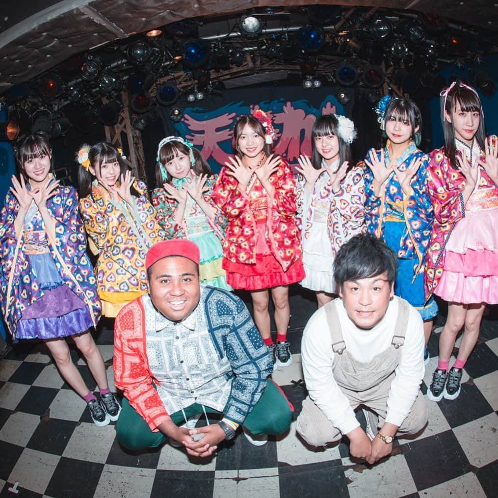 アントニーのインスタグラム：「アイドルグループ 天晴れ！原宿のイベントのMCをしましたよーーー楽しかったよーーー  #天晴れ原宿 #変な子多かったけどみんな可愛かった」