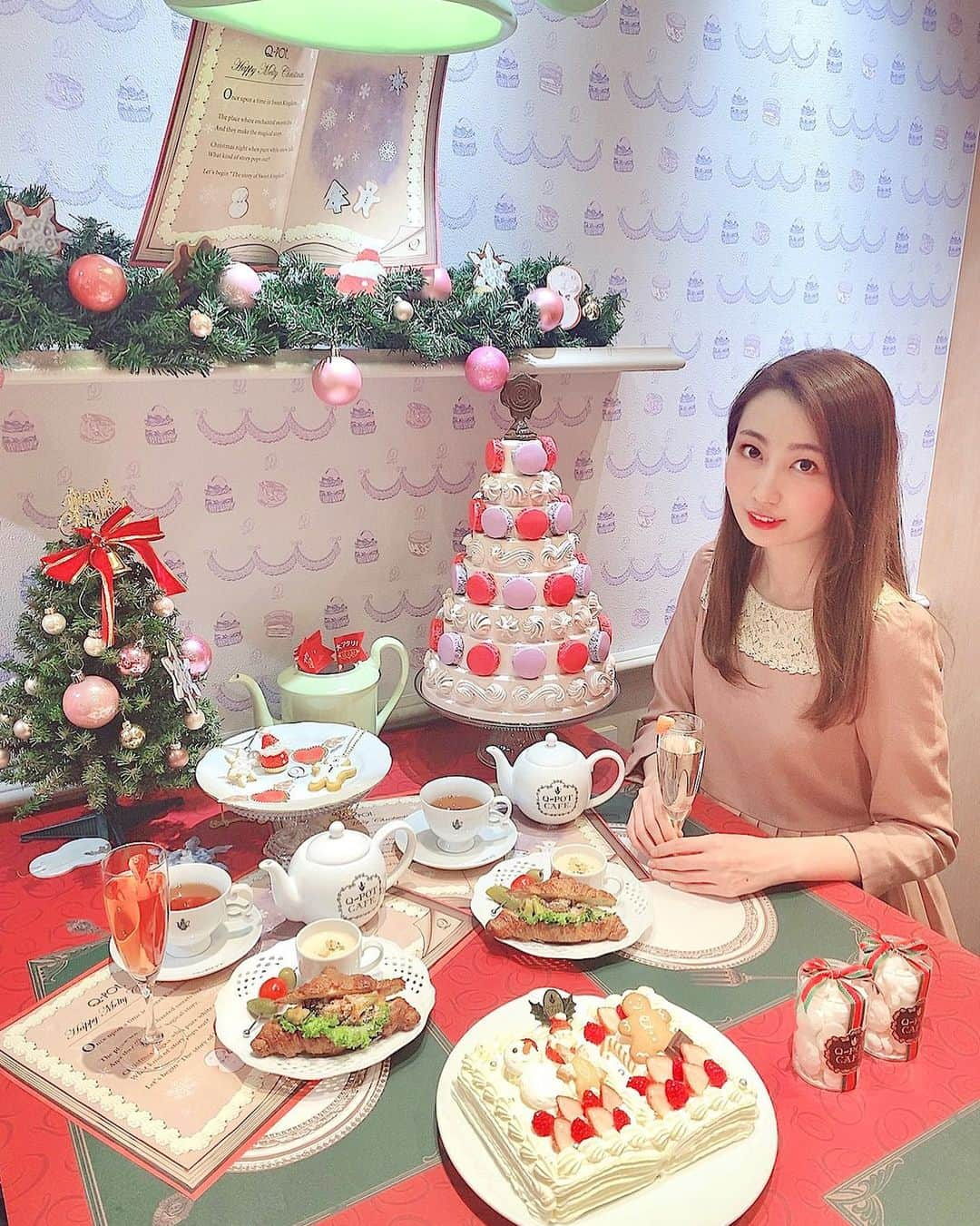 尾崎ありささんのインスタグラム写真 - (尾崎ありさInstagram)「📍Q-pot CAFE.﻿ ﻿ @qpot_official のchristmas party plan 新作メニュー試食会へ🎄🎁﻿ ﻿ クリスマスの雰囲気を味わうことができるフォトジェニックな空間で、可愛くて美味しいスイーツを頂きました💞﻿ ﻿ ﻿ 11/23から始まるみたいだからぜひ遊びにいってみてね😊﻿ ﻿ ﻿ ﻿ #qpotcafe #qpot #東カレ倶楽部 #トーキョーミント #tokyomintoo #ミントアンバサダー  #アフタヌーンティー #スイーツ #表参道カフェ #afternoontea #カフェ #バー #foodie #cafe #sweet #カフェ巡り #お洒落さんと繋がりたい  #カフェスタグラム #カフェ好きな人と繋がりたい #東京女子部 #instafood #yum #ozmallok #トレンド体験 #delicious #food #christmas #party #omotesando #ozmall」11月18日 22時47分 - also1219