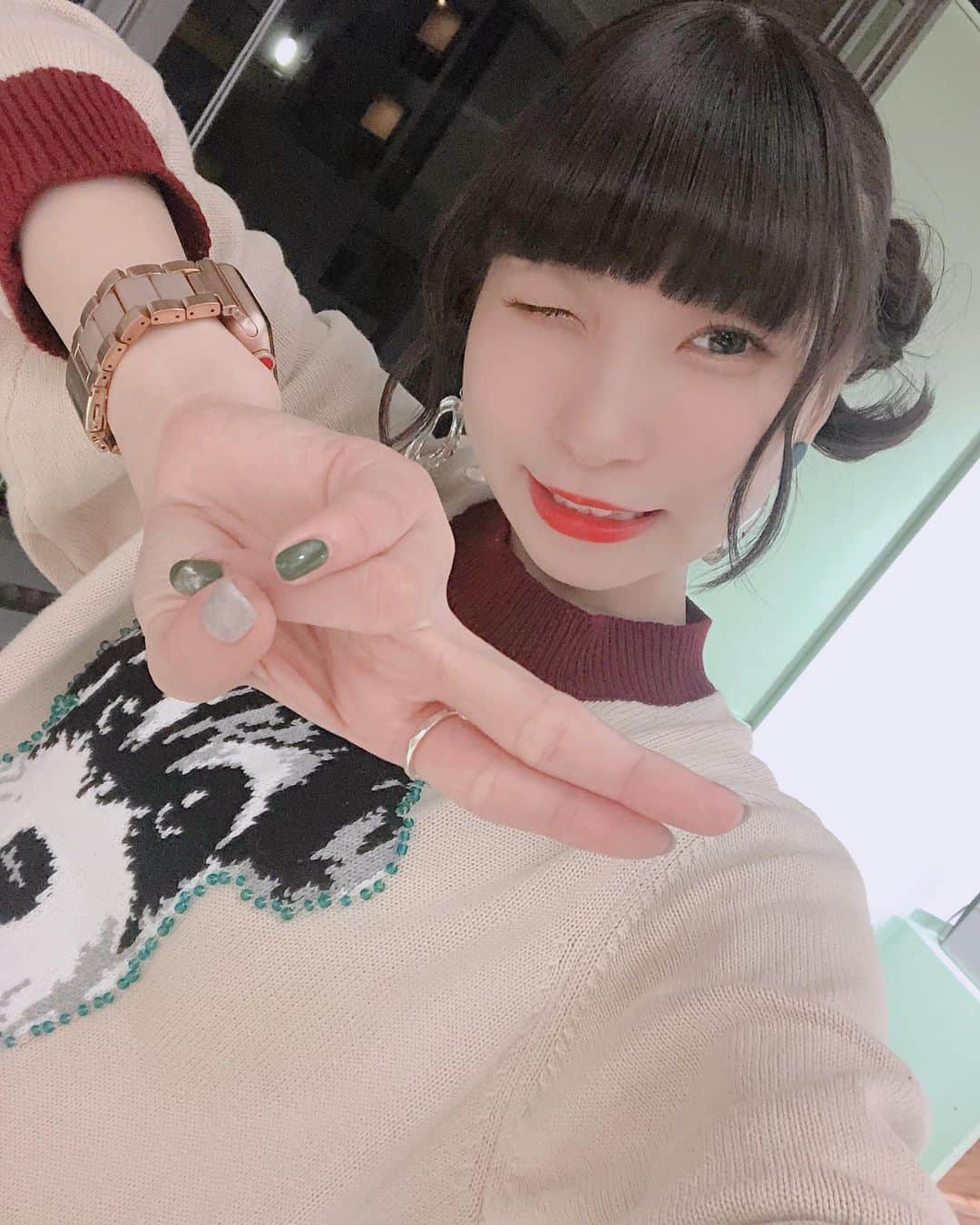 ピンキー！☆藤咲彩音さんのインスタグラム写真 - (ピンキー！☆藤咲彩音Instagram)「今日は月曜日ですけど、金曜日の気分で荒ぶりました。明日も頑張りましょうね。」11月18日 22時42分 - pinky_ayane