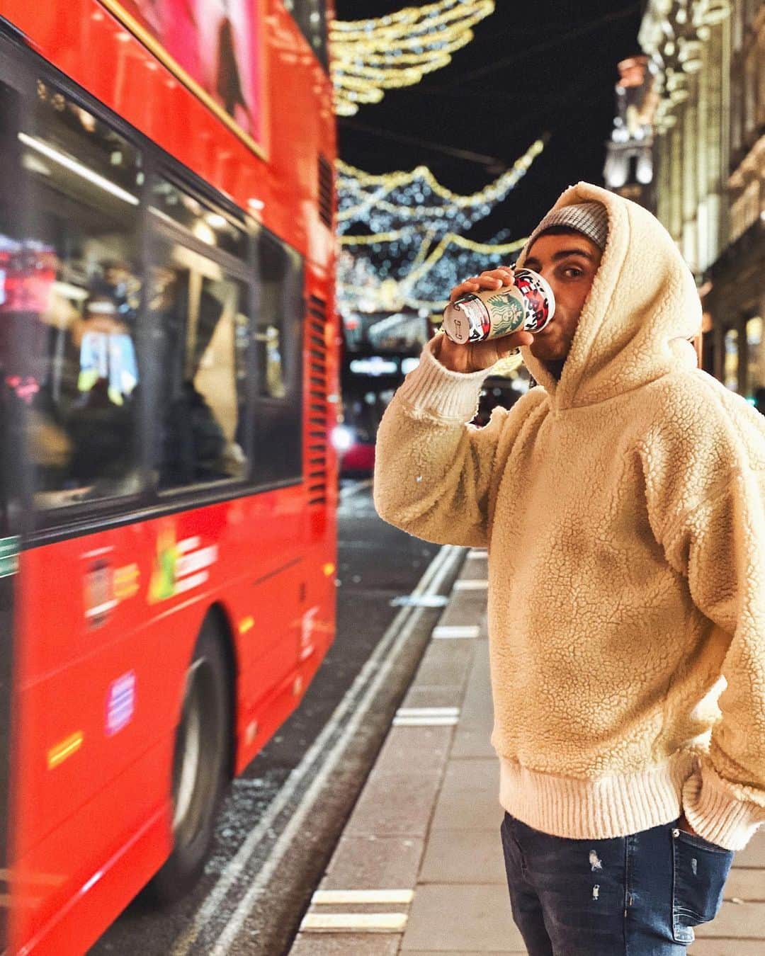 イバイ・ゴメスのインスタグラム：「Last day in this beautiful city ❤️ Thank you London! 👋🏻」