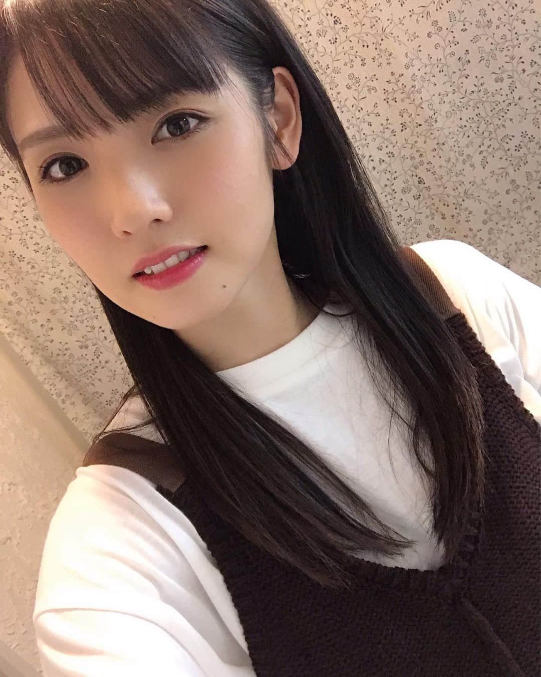 道重さゆみさんのインスタグラム写真 - (道重さゆみInstagram)「愛ちゃんデザインのコラボお洋服着たよ❤️❤️❤️愛ちゃんがくれたの！愛ちゃんいつもありがとう！ めちゃめちゃ可愛くてお気に入り！ 愛ちゃんいつもすごいなぁー✨ いっぱい着よっと♩#高橋愛ちゃん」11月18日 23時05分 - sayumimichishige0713