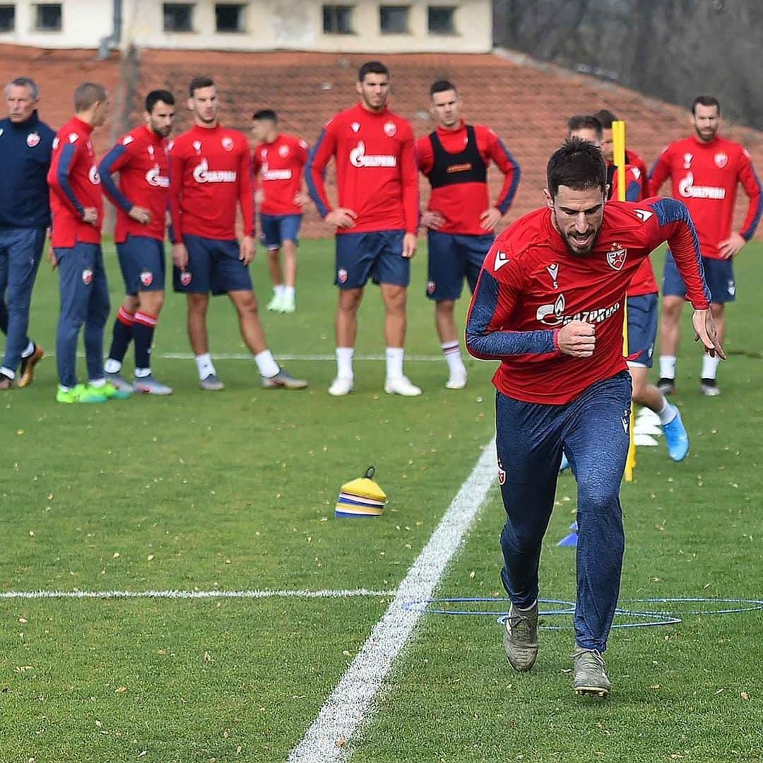 ミロシュ・デゲネクさんのインスタグラム写真 - (ミロシュ・デゲネクInstagram)「Working hard and preparing for our games ahead in the cup and league and of course the @championsleague  vs @fcbayern」11月18日 23時00分 - milosdegenek