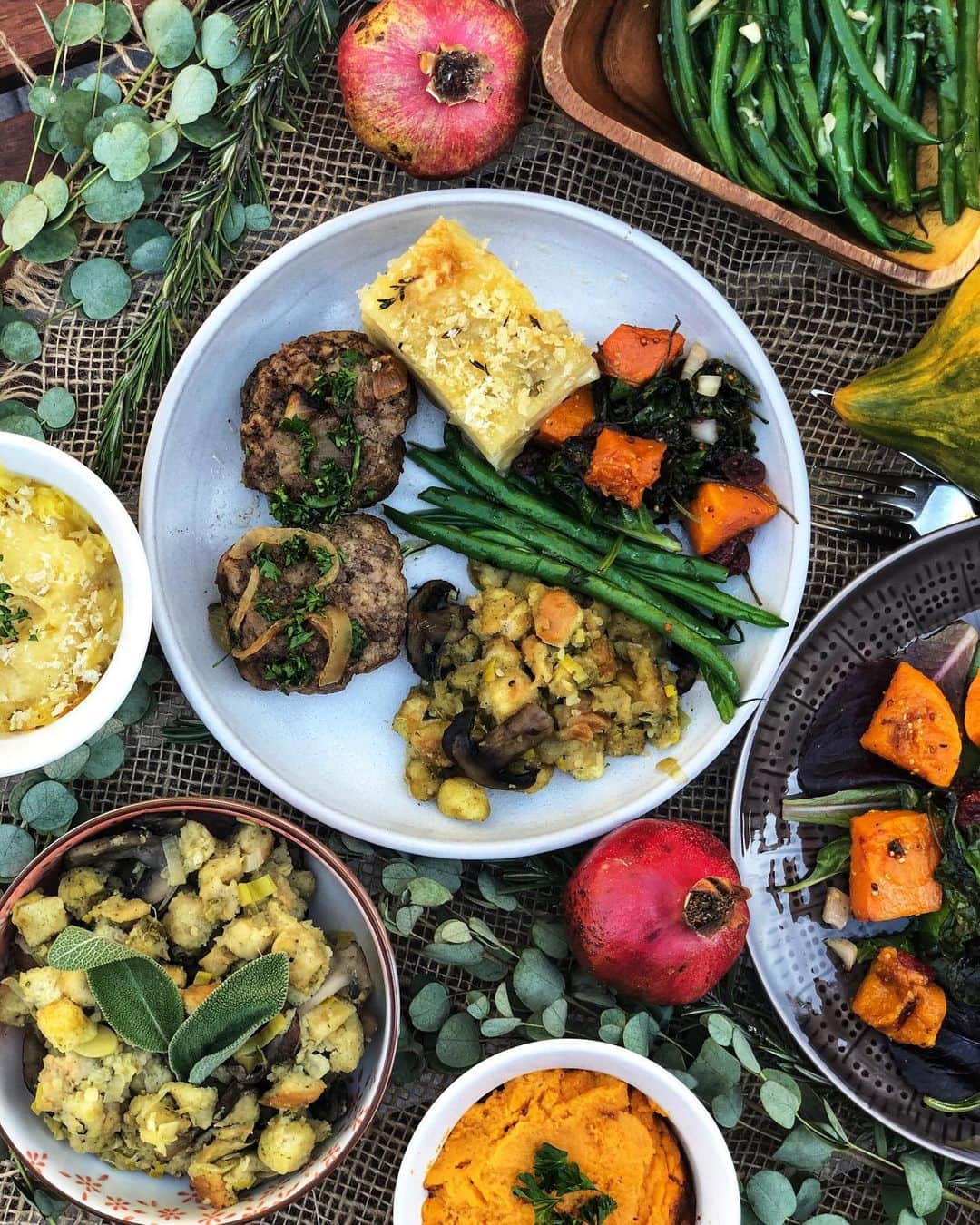 Antonietteのインスタグラム：「Feast mode! 💪🏼 Prepared a Parisian bistro inspired Friendsgiving! 🇫🇷 Steak haché served with gratin dauphinois, haricots vert, sweet potato soufflé and roasted butternut squash and kale salad. Thanksgiving brings everyone to the table, and food is a language we can all understand! ✨」