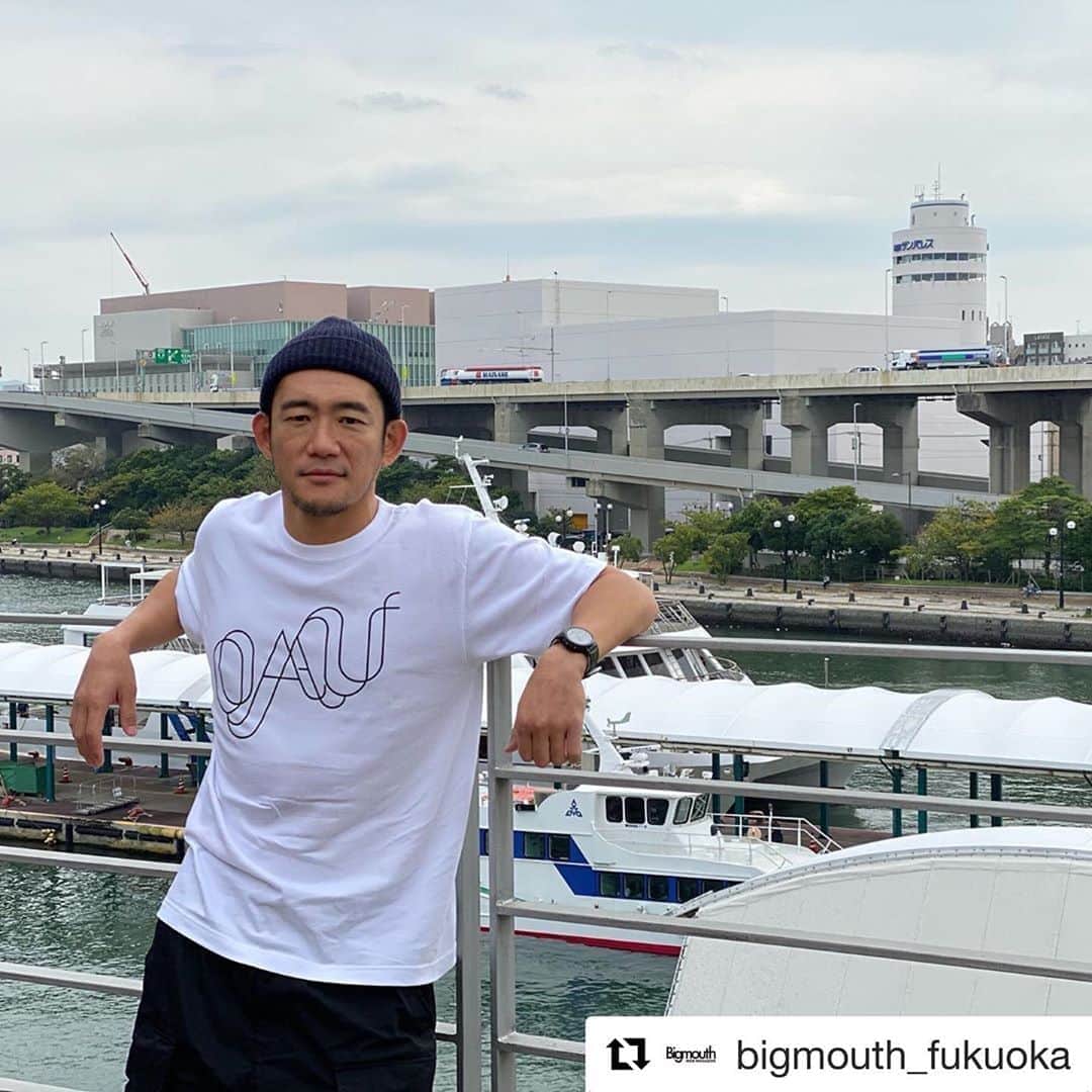 栗田善太郎のインスタグラム：「私のプロフィールのリンクからどうぞ！ #Repost  @bigmouth_fukuoka with @get_repost ・・・ TOSHI-LOW(OAU/BRAHMAN)インタビューアップしました！TOSHI-LOWのルーツを探り、茨城と福岡の共通点や、福岡のバンドへのリスペクトを語る。#OAU #BRAHMAN  @tacticsrecords  https://bigmouth.co.jp/interview/364.html」