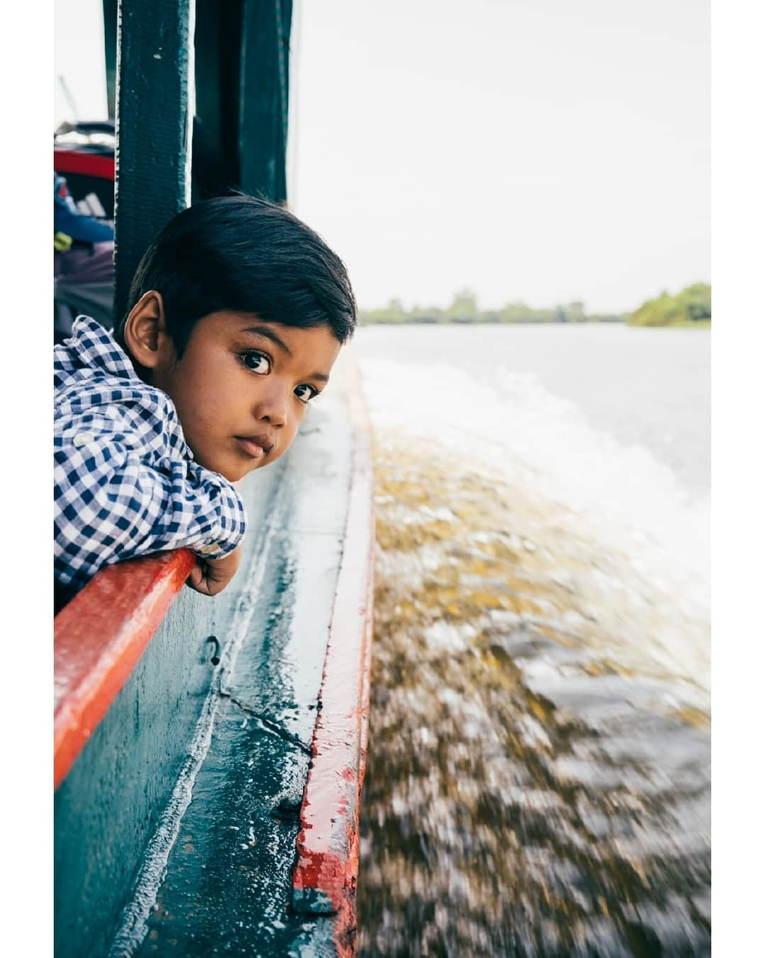 VuTheara Khamさんのインスタグラム写真 - (VuTheara KhamInstagram)「Children in the province of Battambang, Cambodia (2019) 🇰🇭 . The province where my mother was born ❤️ . @cfavoyages #cfavoyages #cambodia」11月18日 23時42分 - vutheara