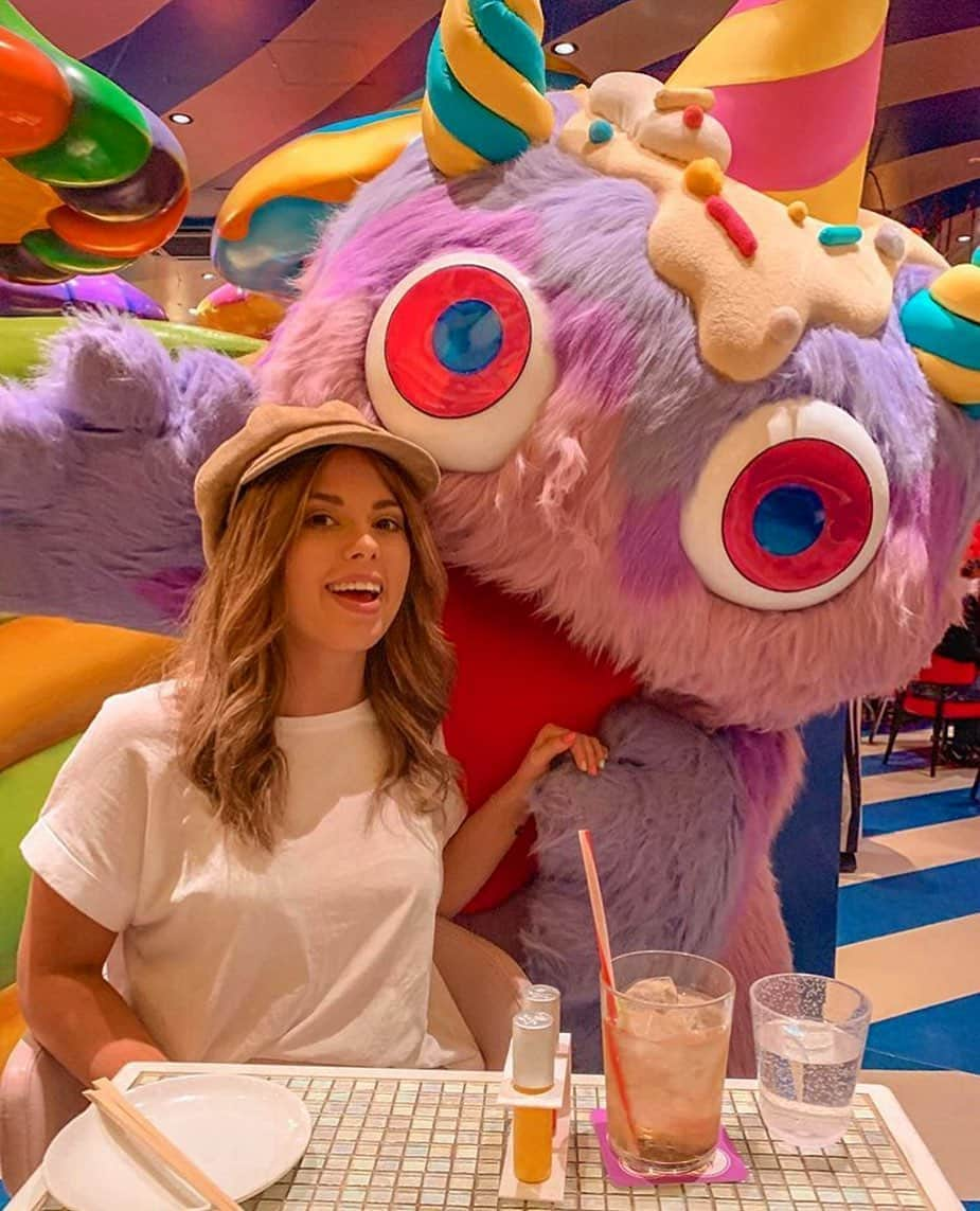 KAWAII MONSTER CAFEさんのインスタグラム写真 - (KAWAII MONSTER CAFEInstagram)「This big monster”Choppy👾” wants to see you all🥰🥰🥰🥰🥰🥰🥰🥰🥰🥰 Repost from @jess_pallikaros 🌈🌈🌈✌️✌️✌️✌️Thank you for coming 💙❤️💚🧡💜💛 #kawaiimonstercafe #monstercafe #カワイイモンスターカフェ  #destination #tokyo #harajuku #shinuya #art #artrestaurant #colorful #color #pink #cafe #travel #trip #traveljapan #triptojapan #japan #colorfulfood #rainbow #rainbowcake #rainbowpasta #strawberry #pancakes #takeshitastreet #harajukustreet #harajukugirl #tokyotravel #onlyinjapan」11月18日 23時46分 - kawaiimonstercafe