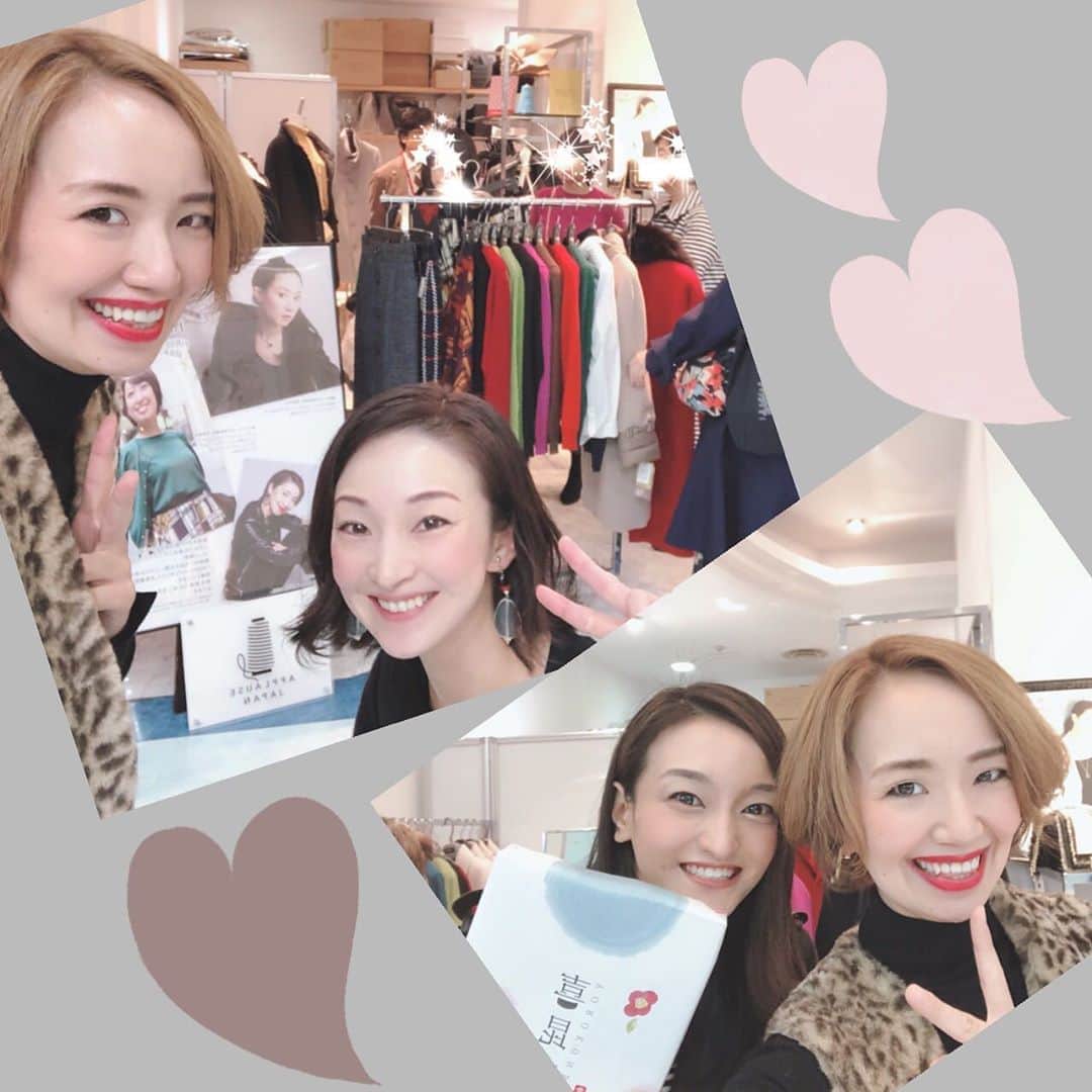 貴千碧さんのインスタグラム写真 - (貴千碧Instagram)「自分の目の前にいる方の表情は自分の表情なんだなと思います。 こうして沢山の方が私に笑顔を向けて下さって、元気を下さって、自分は枯れることなく、しおれることなく日々過ごさせて頂いているのだと思います☺️✨ 日比谷シャンテ様にて。同期の元#花組#春花きらら　ちゃんのおかげで１つの点を又線にして頂くことができました☺️ まいこ、心からありがとう☺️🙏 そしてそこに「行こう」と足を向けて下さった全ての皆様、本当に本当にありがとうございました☺️🙏 家内工業の為一つ一つ心を込めて一から手作りしております。両親の協力のもと皆様に笑顔になって頂ける佃煮を製造し続けておりますが大変ありがたいことに数が追い付かず昨日もご迷惑をお掛けしてしまい申し訳ございませんでした。 又できたての喜昆布が届いておりますのでご興味ございます方は日比谷シャンテ様地下一階までお越し下さい☺️🙏 #鳳翔大 さんがプロデュースされているお洒落なジュエリー、鞄や靴などのファッションアイテム、そしてまいこが生地からこだわってデザインしている着心地、触り心地最高の素敵な素敵な洋服たち。　私の大好きな空間です✨✨ お忙しいのに来て下さった宝塚の大好きな方々、そしていらして下さいました全ての皆様、本当にありがとうございました‼️‼️‼️ 本当に幸せです‼️ . . . #ご縁　こそ#一生の宝物」11月19日 0時21分 - ao_takachi