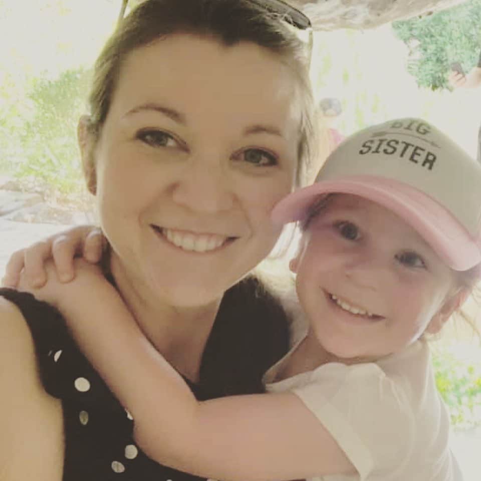 ブラッド・グザンのインスタグラム：「Happy birthday to our beautiful Disney loving, very crafty, baby carrying mommy who does it all! We love you so much!」