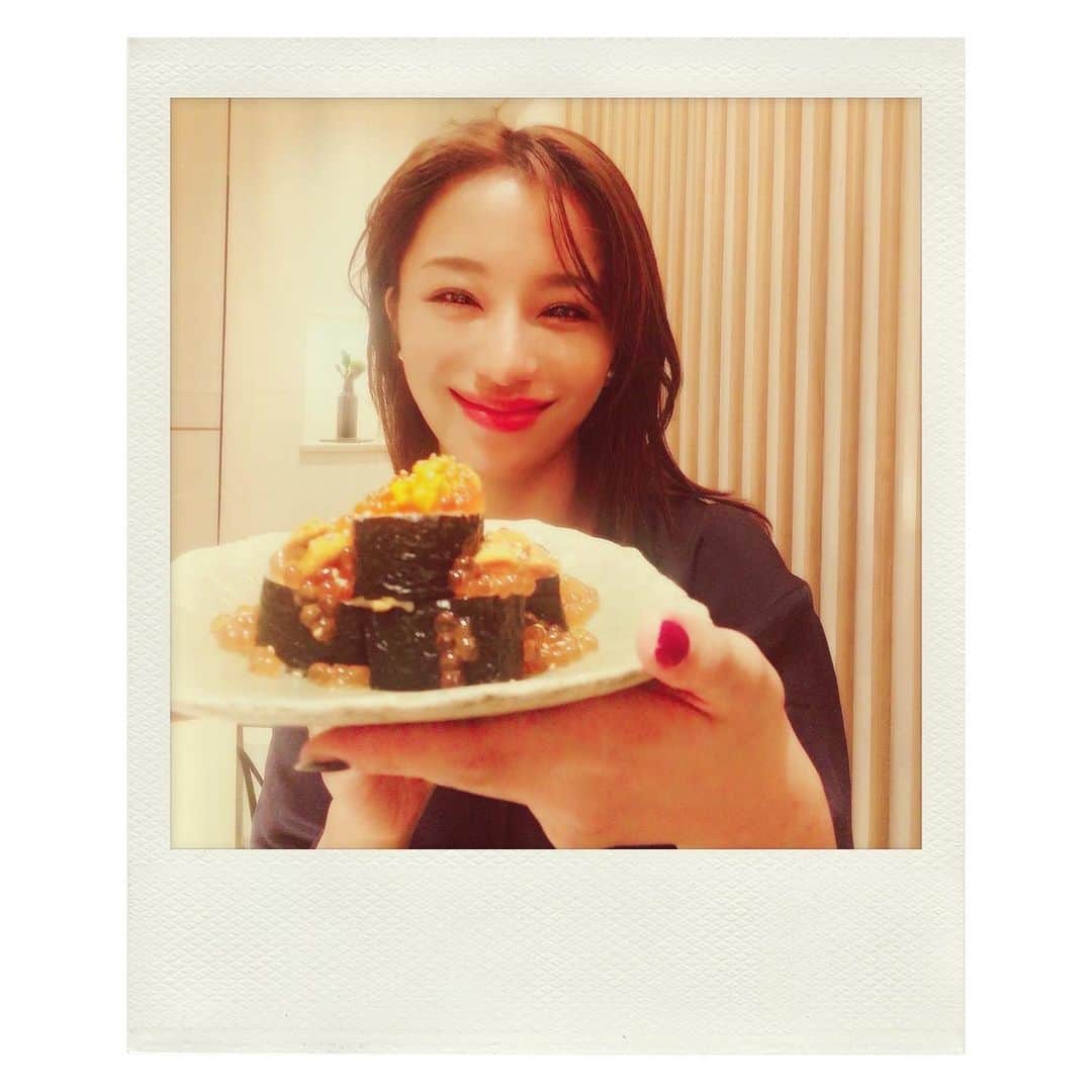 高橋メアリージュンさんのインスタグラム写真 - (高橋メアリージュンInstagram)「Sushi cake🍣🧡 #Sushi #healthycake」11月19日 0時48分 - maryjuntakahashi