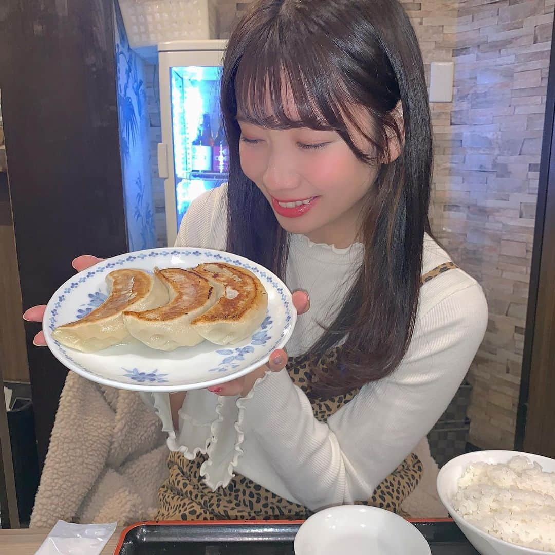 高萩千夏さんのインスタグラム写真 - (高萩千夏Instagram)「餃子大好きすぎる。 * * ジャンボ餃子美味しすぎて足りなかった オススメの餃子屋さん教えてほしいっ！ * * #アプガ2 #餃子 #餃子定食 #餃子好き #餃子女子 #餃子部 #餃子大好き #いっぱい食べる君が好き #ぎょうざ #飯テロ」11月19日 0時51分 - chinatsu_takahagi_uug2ki