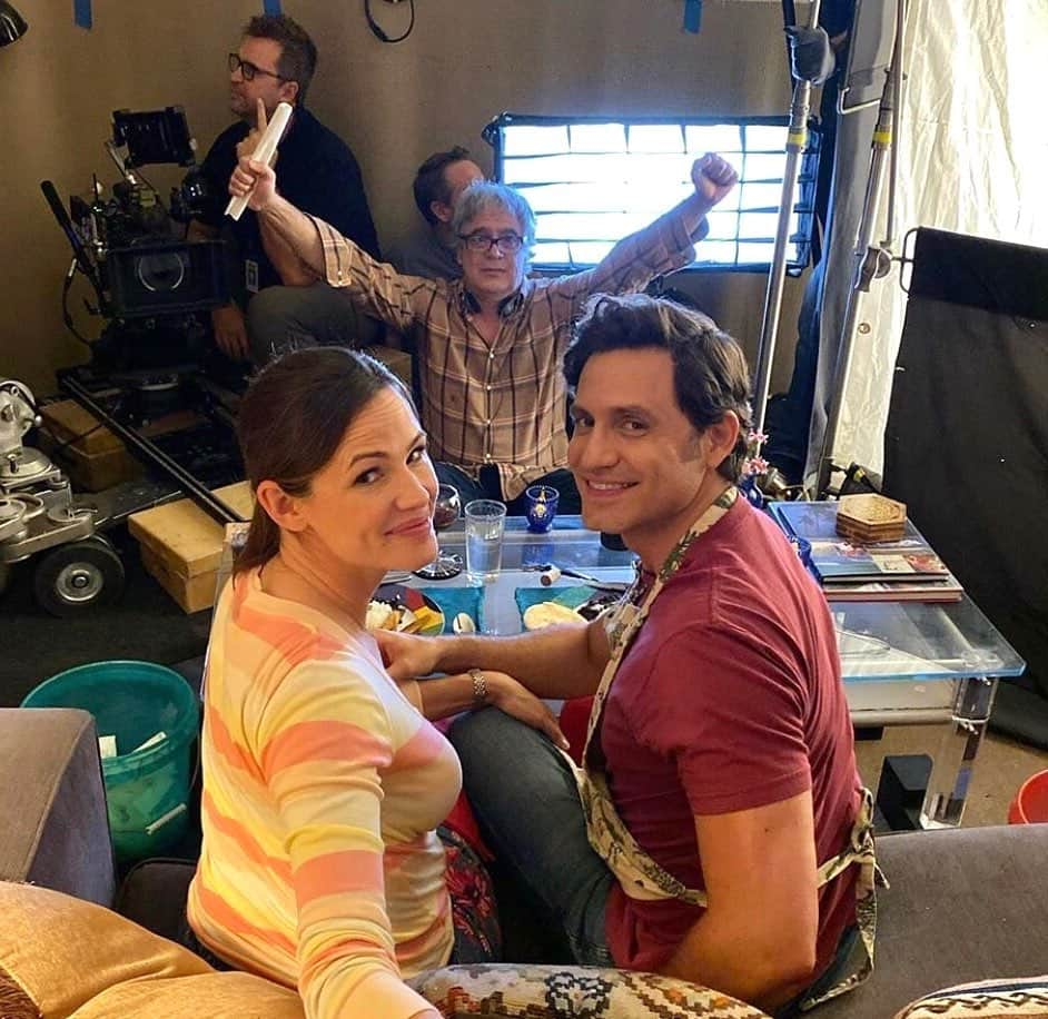 エドガー・ラミレスさんのインスタグラム写真 - (エドガー・ラミレスInstagram)「#YesDay • Day 1 • Thank you #jennifergarner & #miguelarteta for the best first day on my very first comedy 🙈😜❤️• #netflix 🇻🇪 ¡Gracias #jennifergarner y #miguelarteta por el mejor primer día en mi primera comedia! 🙈😜❤️」11月19日 10時33分 - edgarramirez25