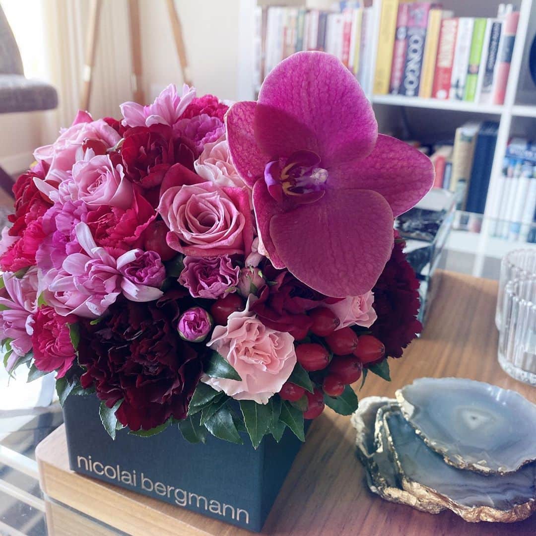 のインスタグラム：「Love waking up to this 🌸. From my loveliest @miyuma929 chan😙💕#nicolaibergmann」