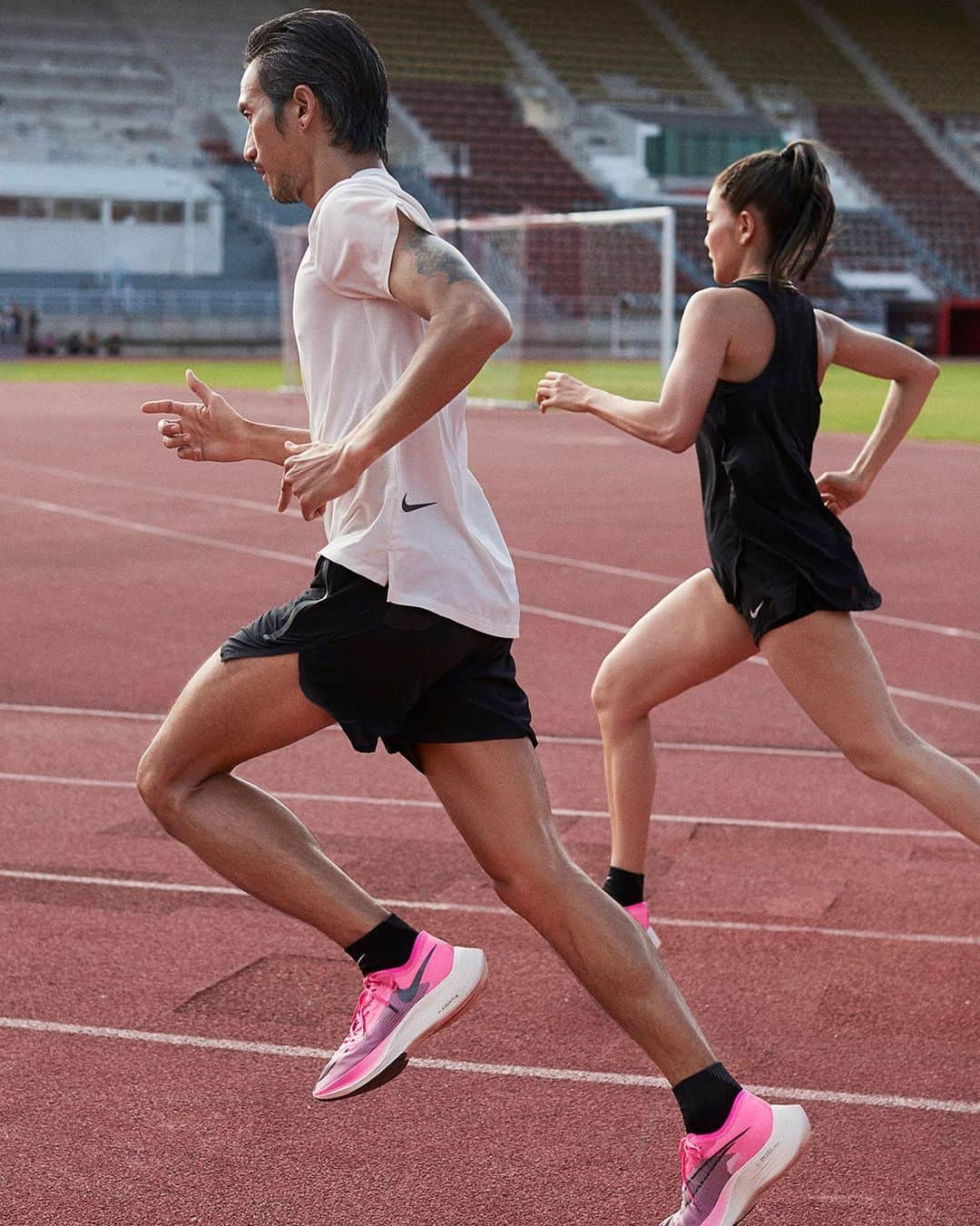 The Run Dept.さんのインスタグラム写真 - (The Run Dept.Instagram)「It was their crazy charity run that inspired a whole country to start running. ⠀ Thai superstars @rachwinwong and @artiwara ran over 2,000 kilometers across Thailand to raise awareness about the country’s healthcare problems. That’s one marathon a day, for 55 days. ⠀ Follow their dream to change the world for the better, one run at a time. See the full story on @nike’s IGTV.」11月19日 10時48分 - nikerunning