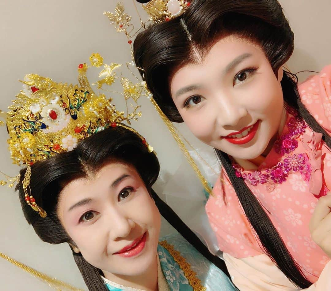 野呂佳代さんのインスタグラム写真 - (野呂佳代Instagram)「私のお母さん  妃役  #小林綾子 さんです❤️ 綾子さんはいつも穏やかで、あたたかくて。綾子さんの演技、とても尊敬しています。毎日勉強できて嬉しいです😊 11時から本番。行ってきます！！ #御園座  #西遊記  #細川たかし特別公演 #ダチョウ倶楽部 一座旗揚げ公演」11月19日 10時50分 - norokayotokyo